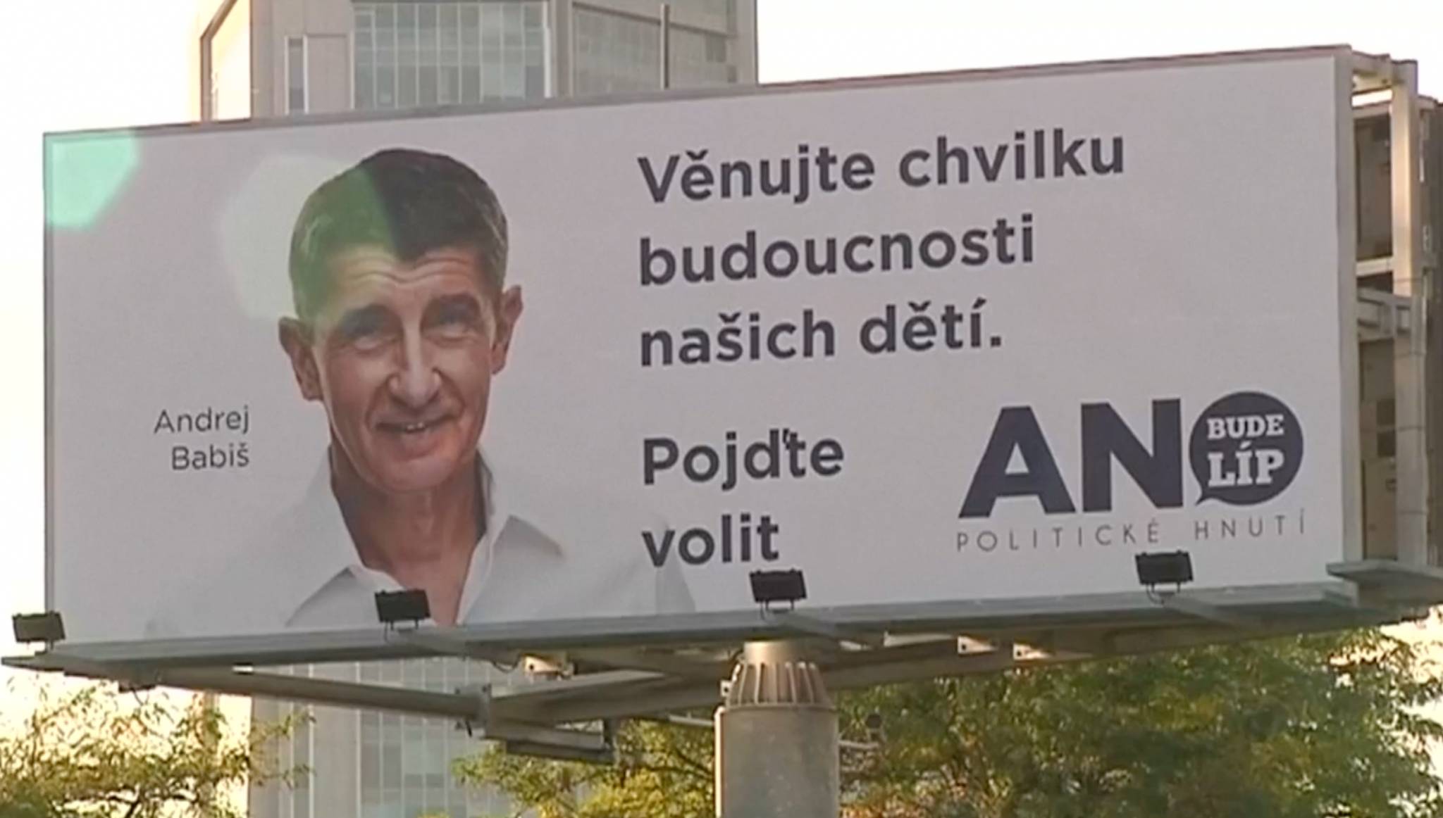 Grafika do artykułu Šimečka: Co się stało z Czechami, że aż tylu chce głosować na człowieka o skłonnościach dyktatorskich?
