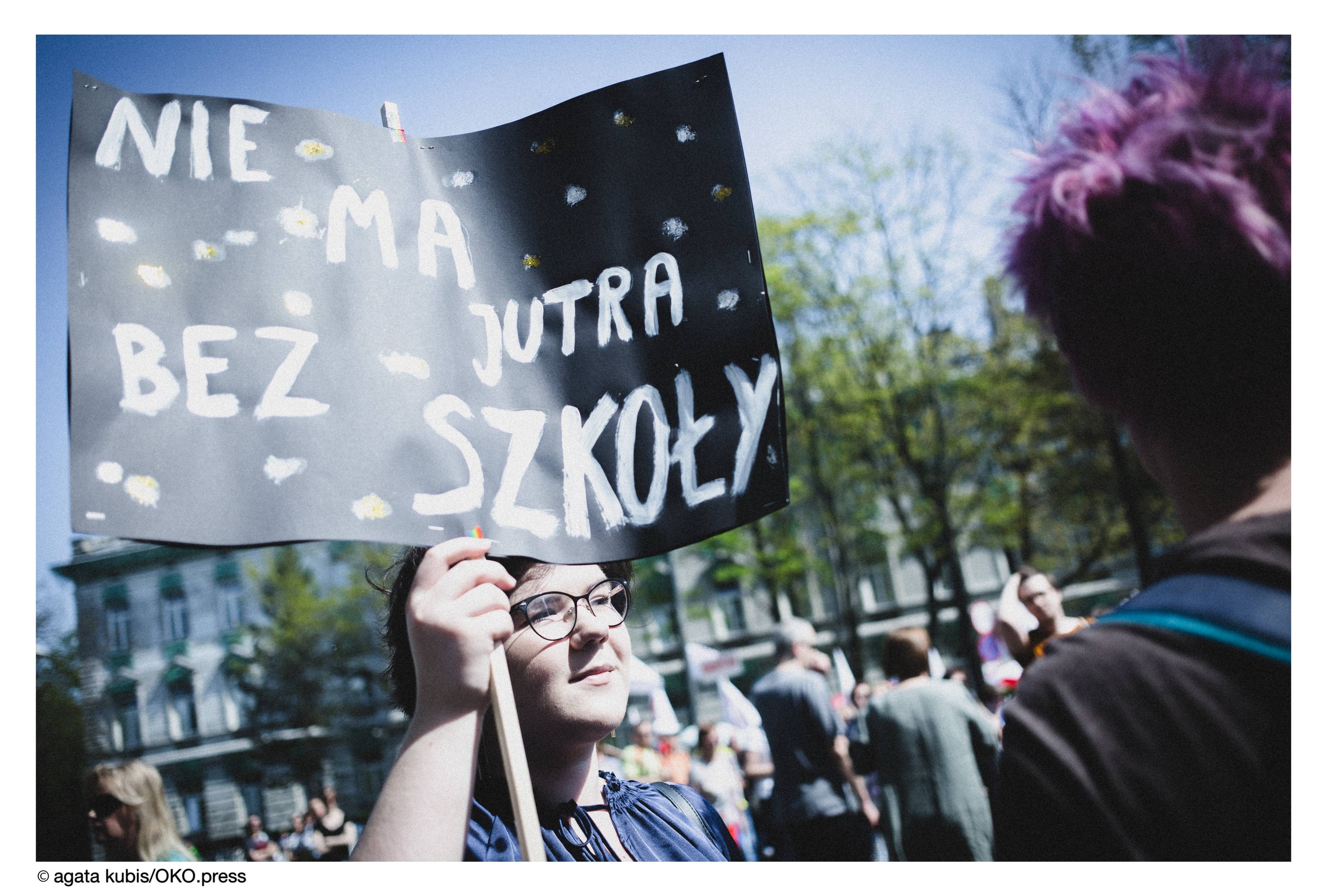 Grafika do artykułu Protest w poznańskich szkołach. Uczniowie: "W pełni wspieramy postulaty nauczycieli"