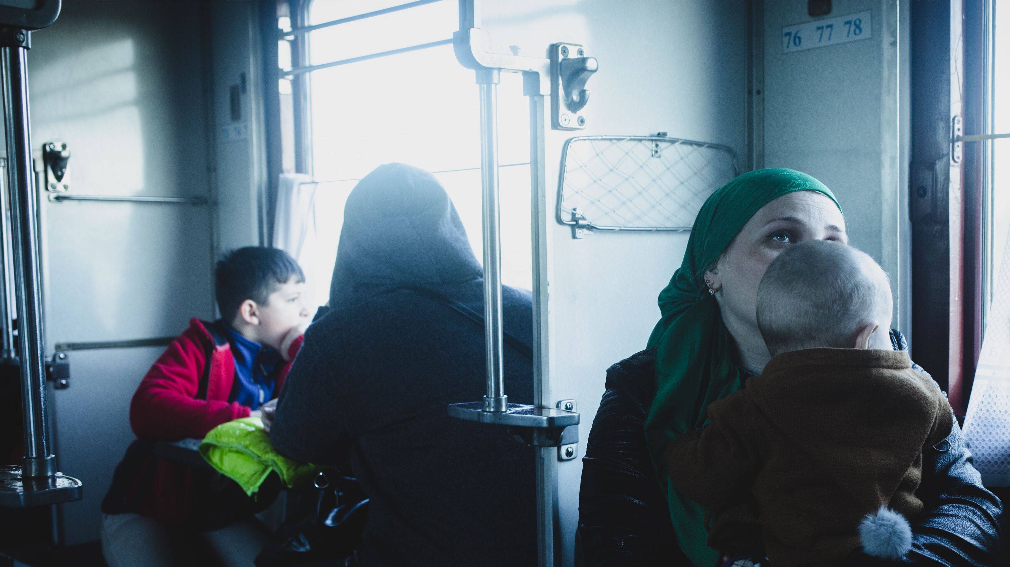 Grafika do artykułu Jurek i Brudziński przejęli się losem Ormianki w ciąży, ale setki uchodźców wciąż tkwią na granicy bezprawia Brześć-Terespol [APEL DO MSWiA]