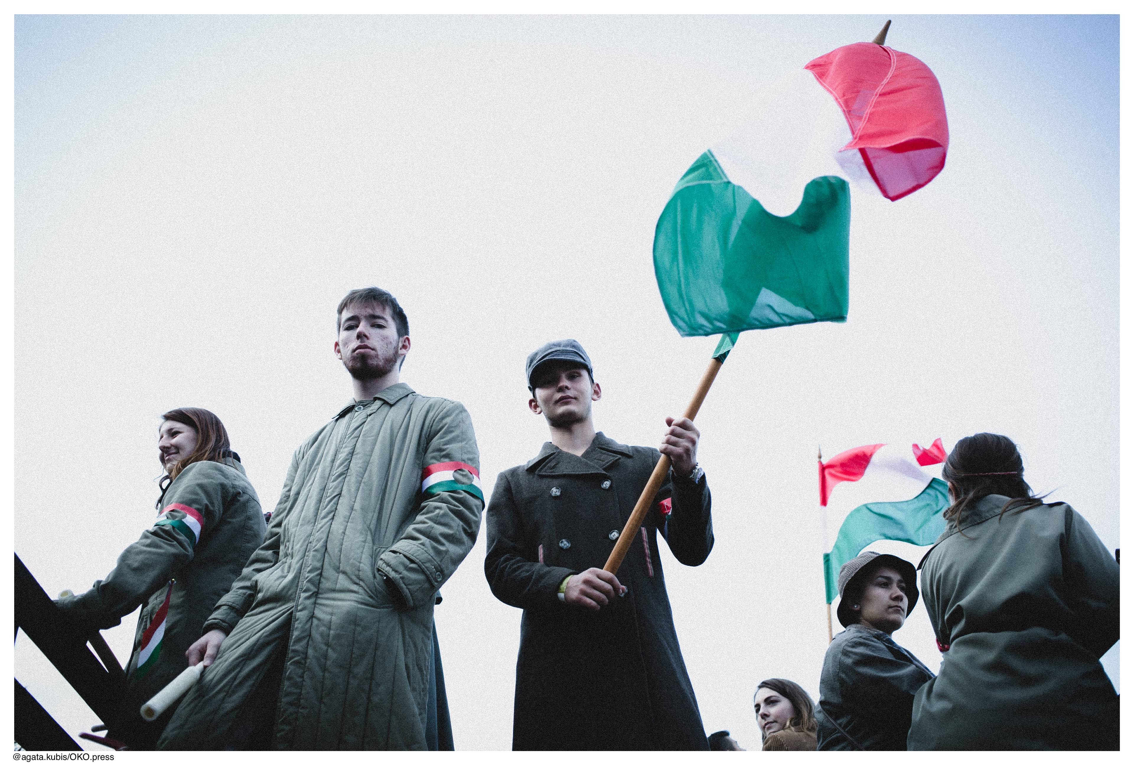 Grafika do artykułu OKO w oko z Orbanem. "Tu już nic się nie zmieni". Reportaż z Budapesztu pogodzonego z losem [ZDJĘCIA]