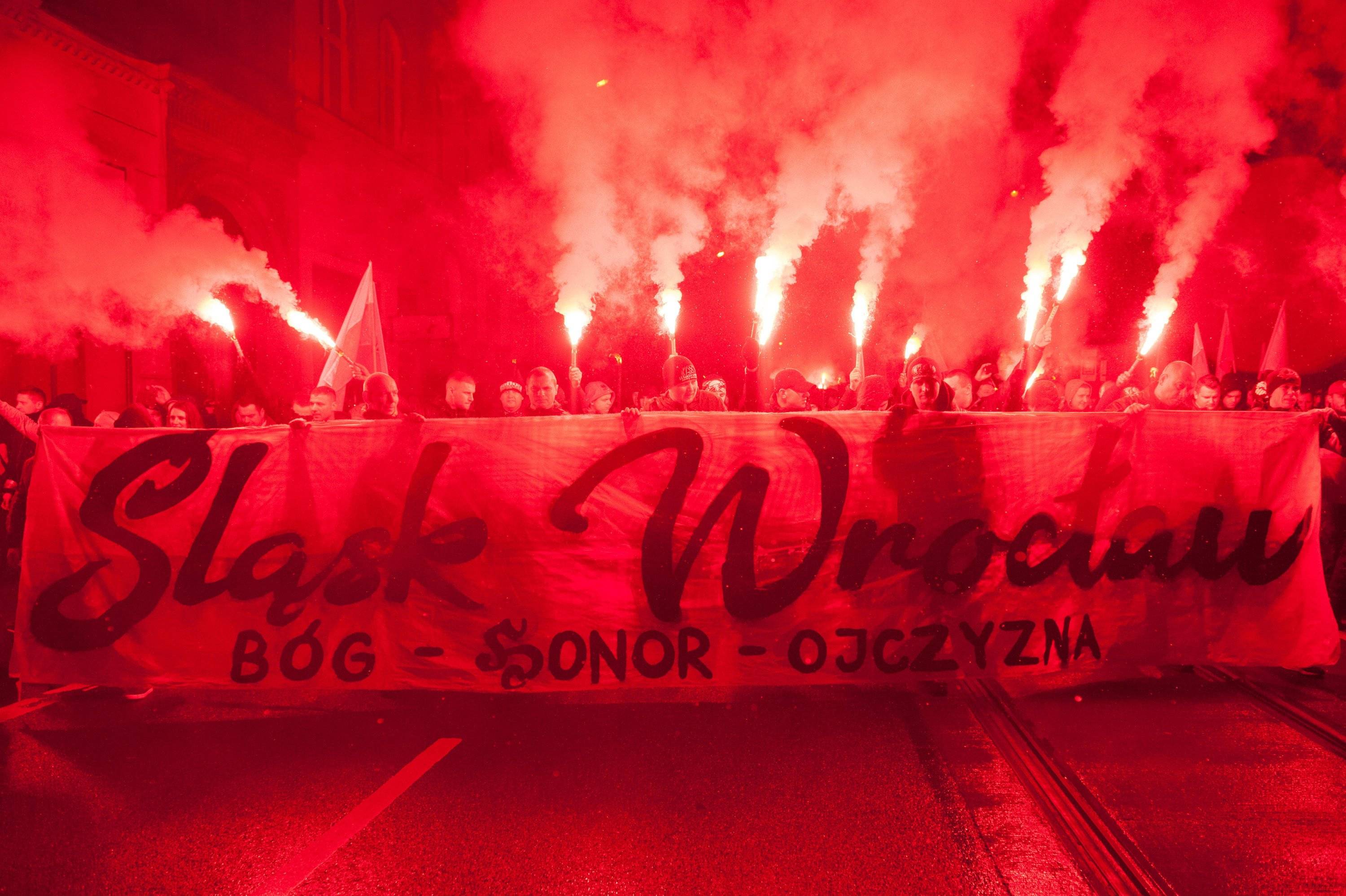 11.11.2017 Wroclaw . Marsz Patriotow w Swieto Niepodleglosci . 
fot . Tomasz Pietrzyk / Agencja Gazeta