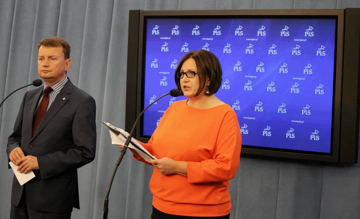 28.08.2014 Warszawa , Sejm . Mariusz Blaszczak Malgorzata Sadurska podczas konferencji klubu PIS .
Fot . Slawomir Kaminski / Agencja Gazeta