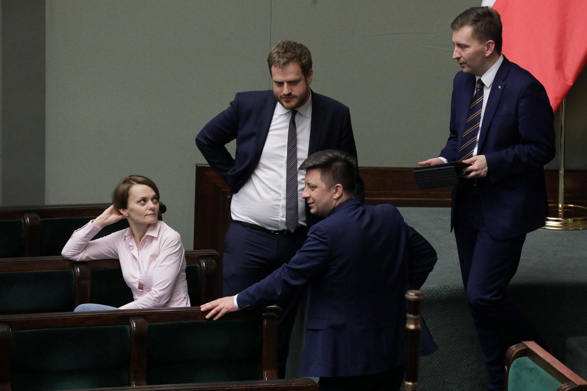Pakiet antykryzysowy - Sejm debatuje nad przyjęciem ustawy