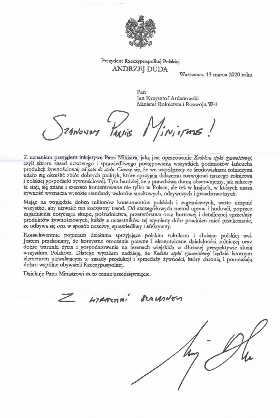 KRUS wraz z powiadomieniem o umorzeniu składek wysłał rolnikom list Andrzeja Dudy, w którym zapewnia, że leży mu na sercu dobro wsi i rolników.