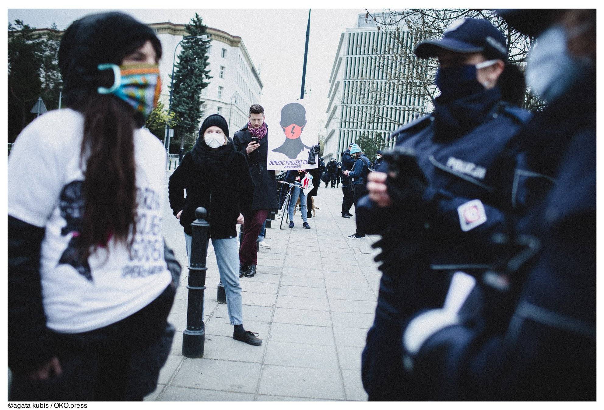 Kolejka po wolność - protest pod Sejmem