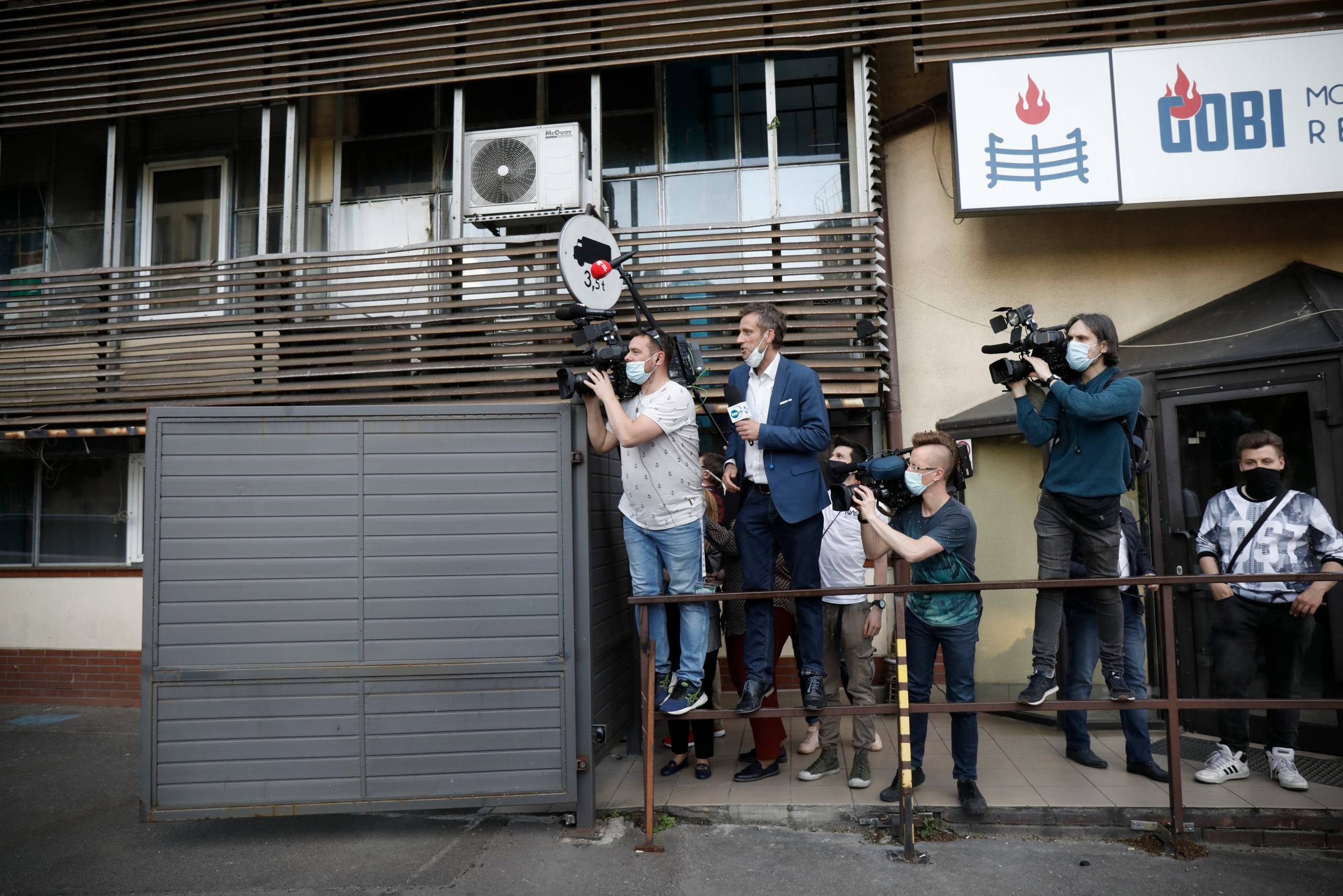 09.05.2020 Warszawa , ul. Nowogrodzka . Siedziba PiS . Wladze partii opuszczaja siedzibe po spotkaniu .
Fot. Maciek Jazwiecki / Agencja Gazeta