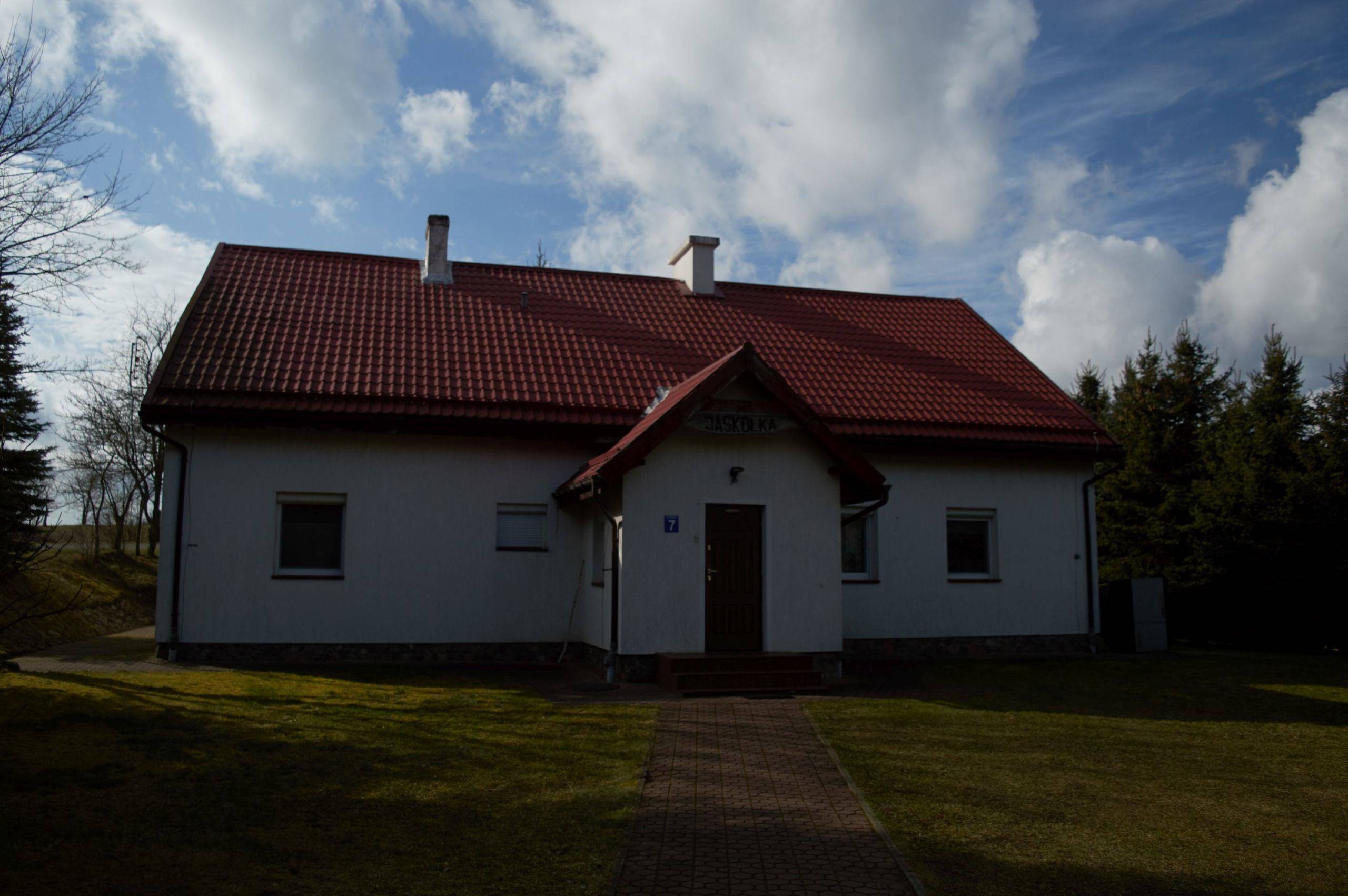 Dom Jaskółka w ośrodku Caritas Archidiecezji Warmińskiej w Rybakach.