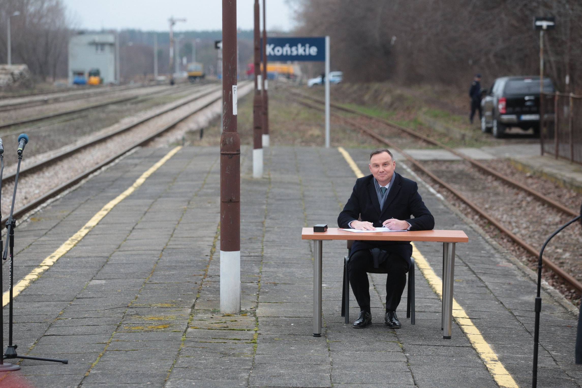 04.03.2020 Konskie , dawny dworzec PKP przy ul. Sportowej . Prezydent Rzeczypospolitej Polskiej Andrzej Duda podczas uroczystosci podpisania ustawy o transporcie kolejowym .
Fot. Pawel Malecki / Agencja Gazeta