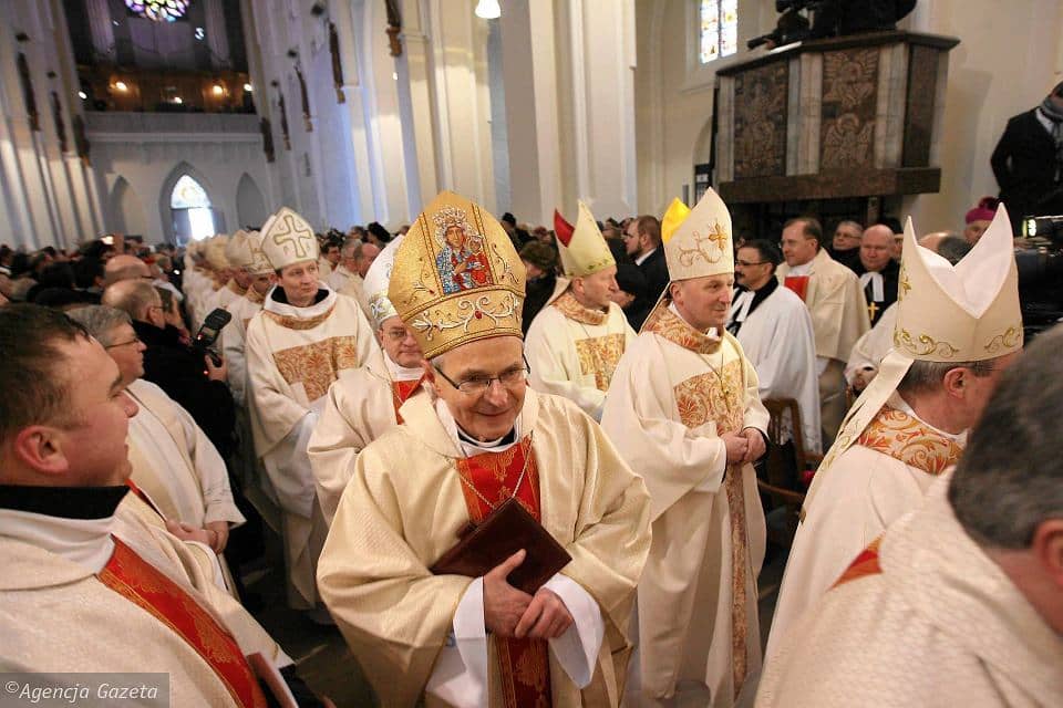 Grafika do artykułu Morawiecki ewangelistą? Biskup oskarża prymasa? To sygnały, że Kościół słabnie [WIDZĘ TO TAK]