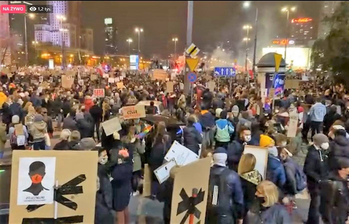 100 tys. ludzi protestujących w Warszawie