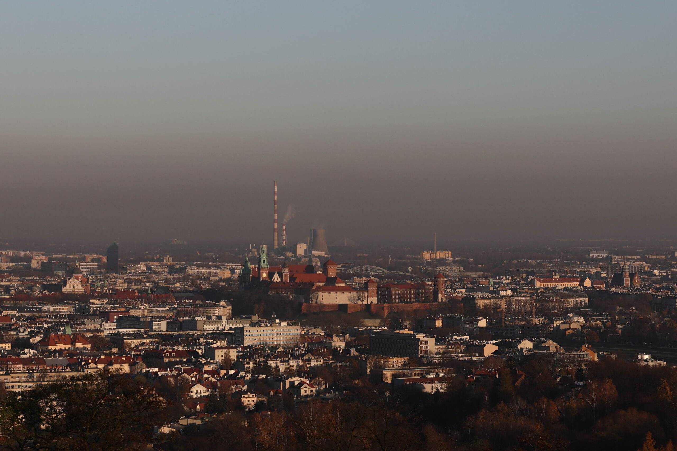 06.11.2018 Krakow . Smog nad miastem . Widok z Kopca Kosciuszki .