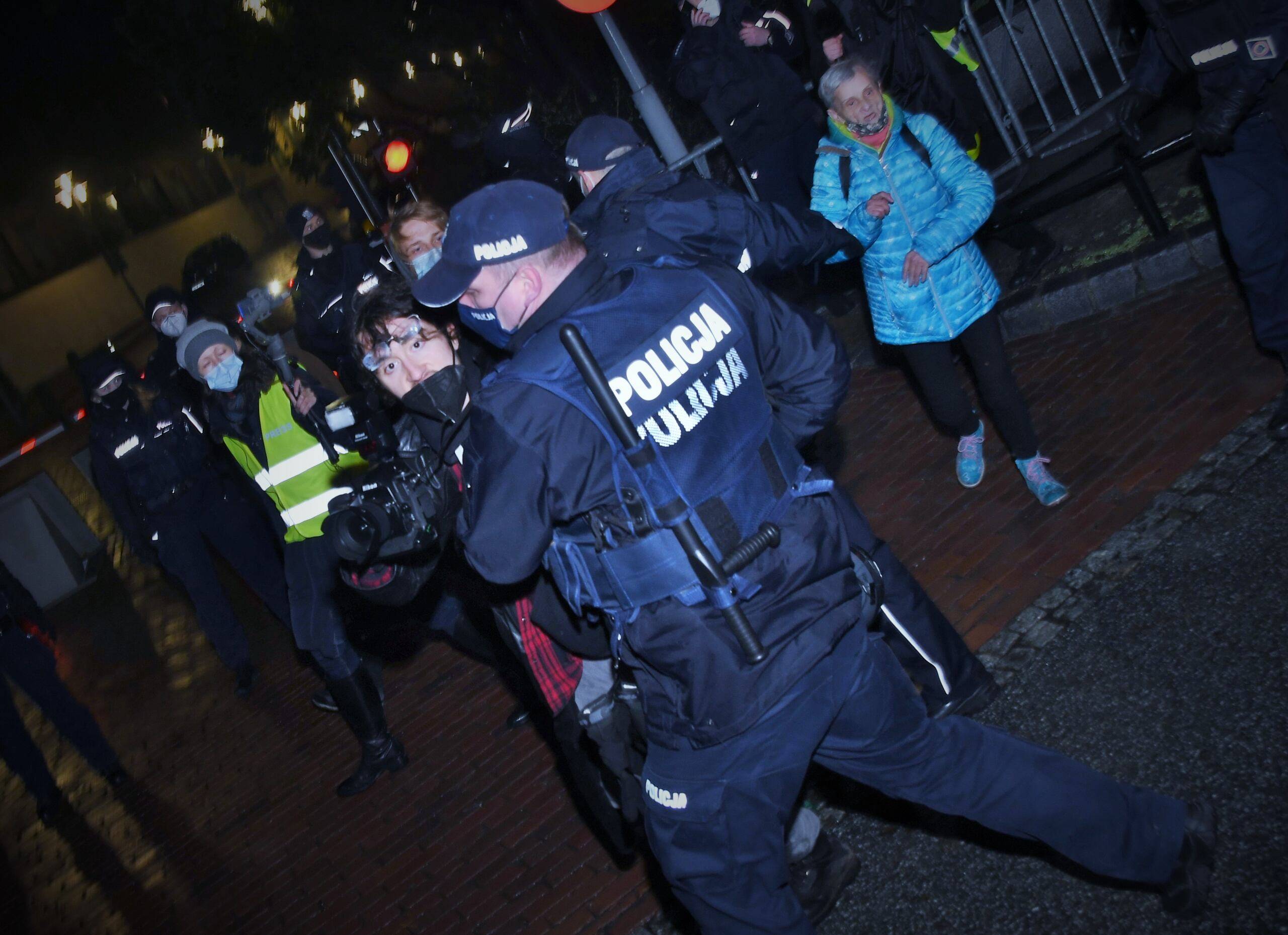 Warszawa, protest 15.04.2021, po decyzji w spr RPO