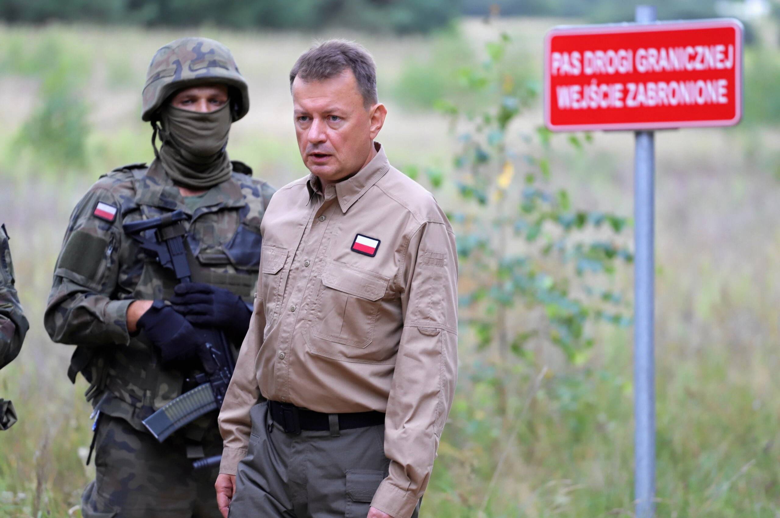 Minister Mariusz Błaszczak na granicy z Białorusią