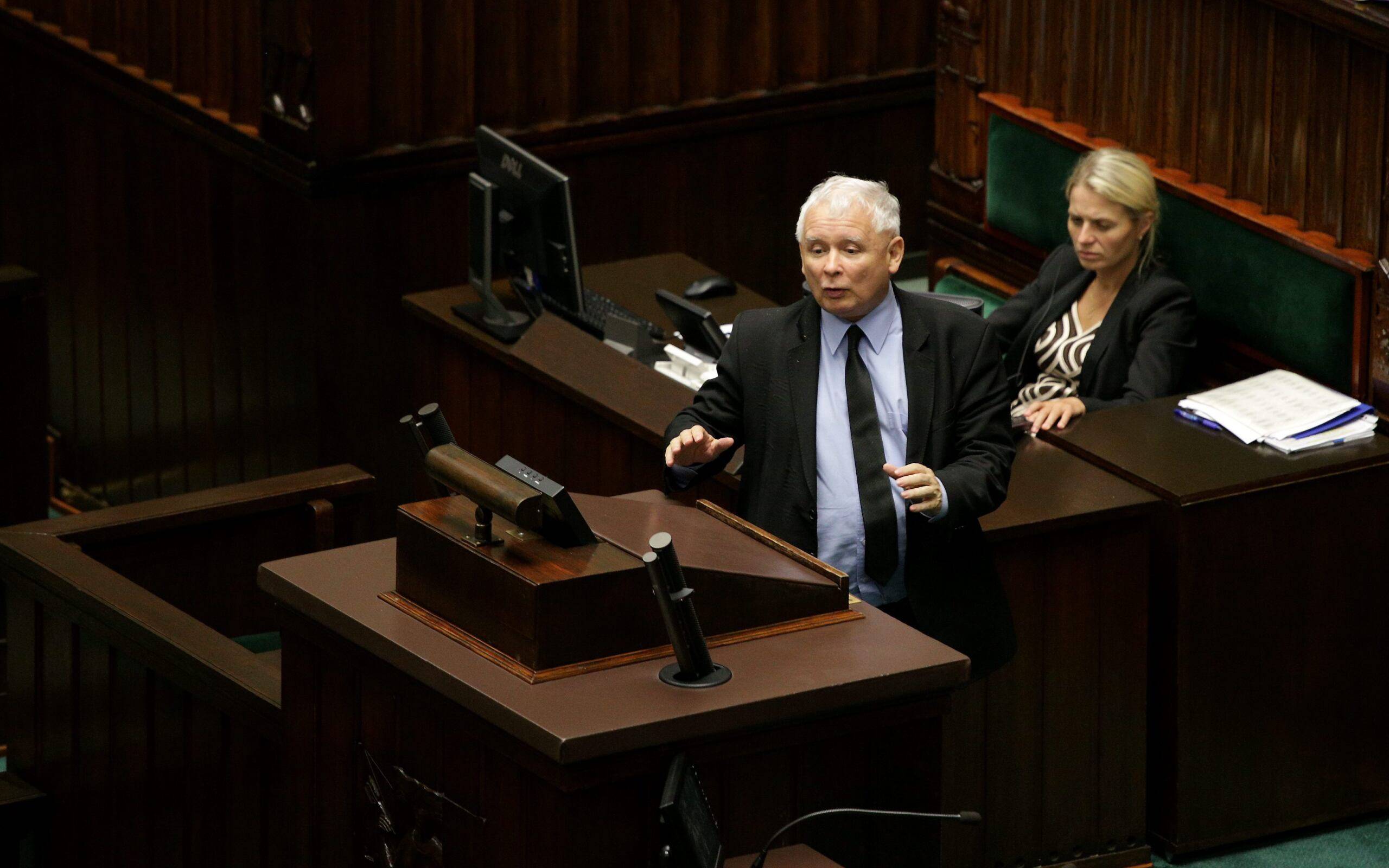 Jarosław Kaczyński na mównicy sejmowej