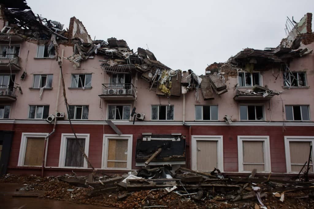 CHERNIHIV, UKRAINE - APRIL 9: A view of the Hotel Ukraine, destroyed as a result of shellfire, on April 9, 2022 in Chernihiv, Ukraine.   Anastasia Vlasova/Getty Images/AFP (Photo by Anastasia Vlasova / GETTY IMAGES NORTH AMERICA / Getty Images via AFP)