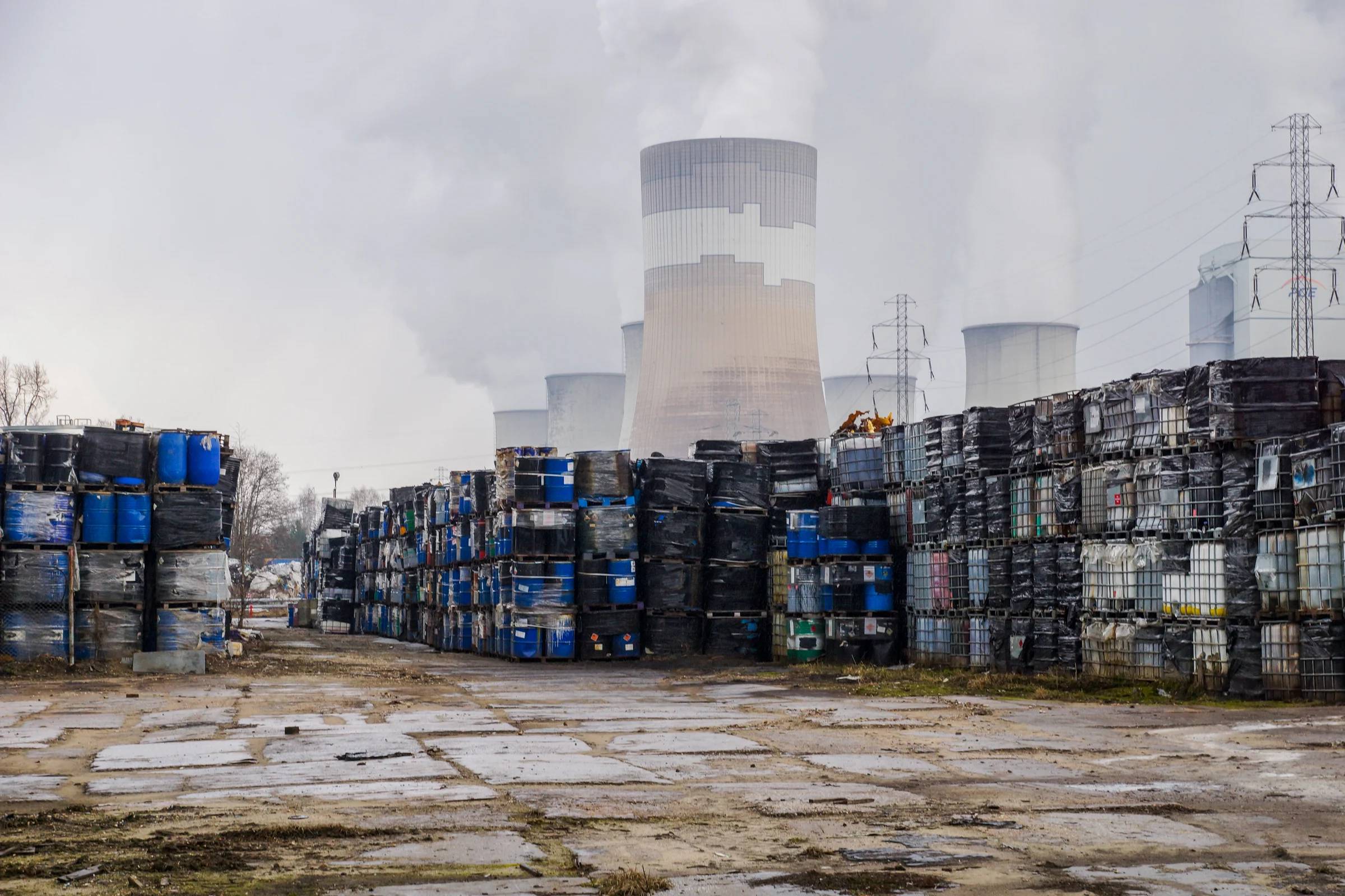 Grafika do artykułu Tysiące ton odpadów chemicznych pod Bełchatowem. Kto je zlikwiduje? To koszt kilkuset milionów