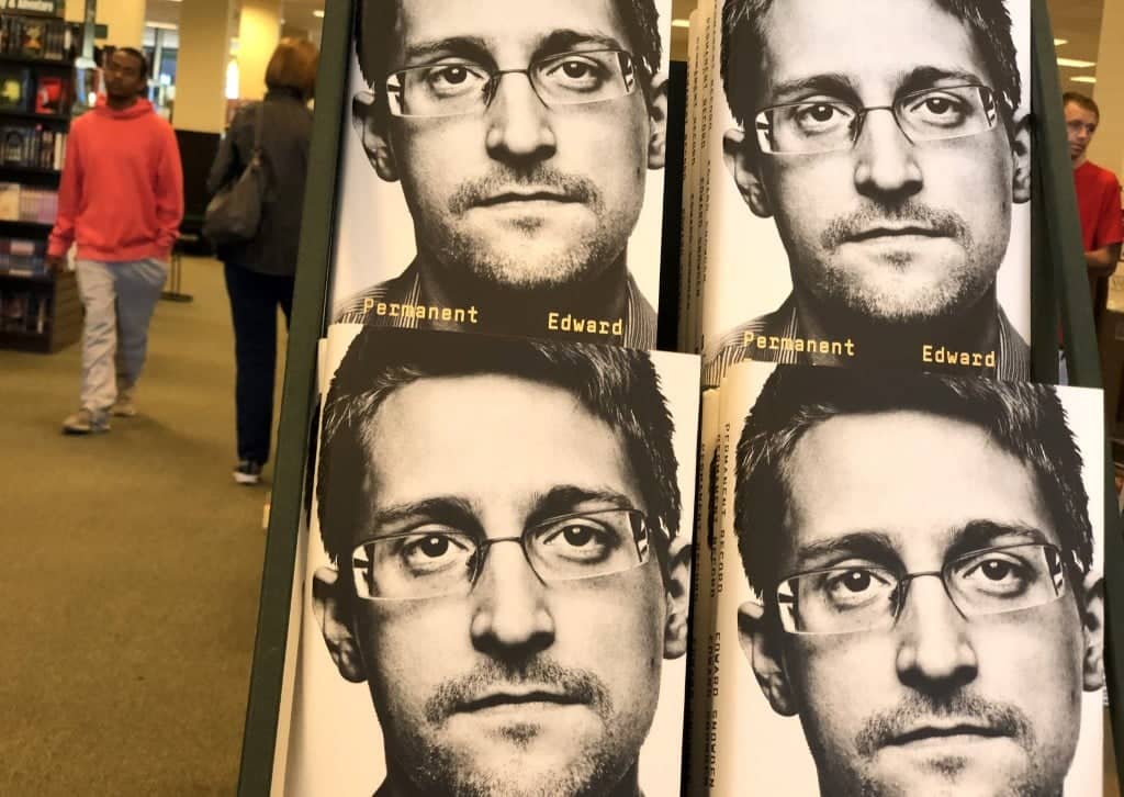 CORTE MADERA, CALIFORNIA - SEPTEMBER 17: Newly released "Permanent Record" by Edward Snowden is displayed on a shelf at a Barnes and Noble bookstore on September 17, 2019 in Corte Madera, California. The U.S. Justice Department has filed suit against Snowden, a former Central Intelligence Agency employee and contractor for the National Security Agency, alleging the book violates non-disclosure agreements.   Justin Sullivan/Getty Images/AFP (Photo by JUSTIN SULLIVAN / GETTY IMAGES NORTH AMERICA / AFP)