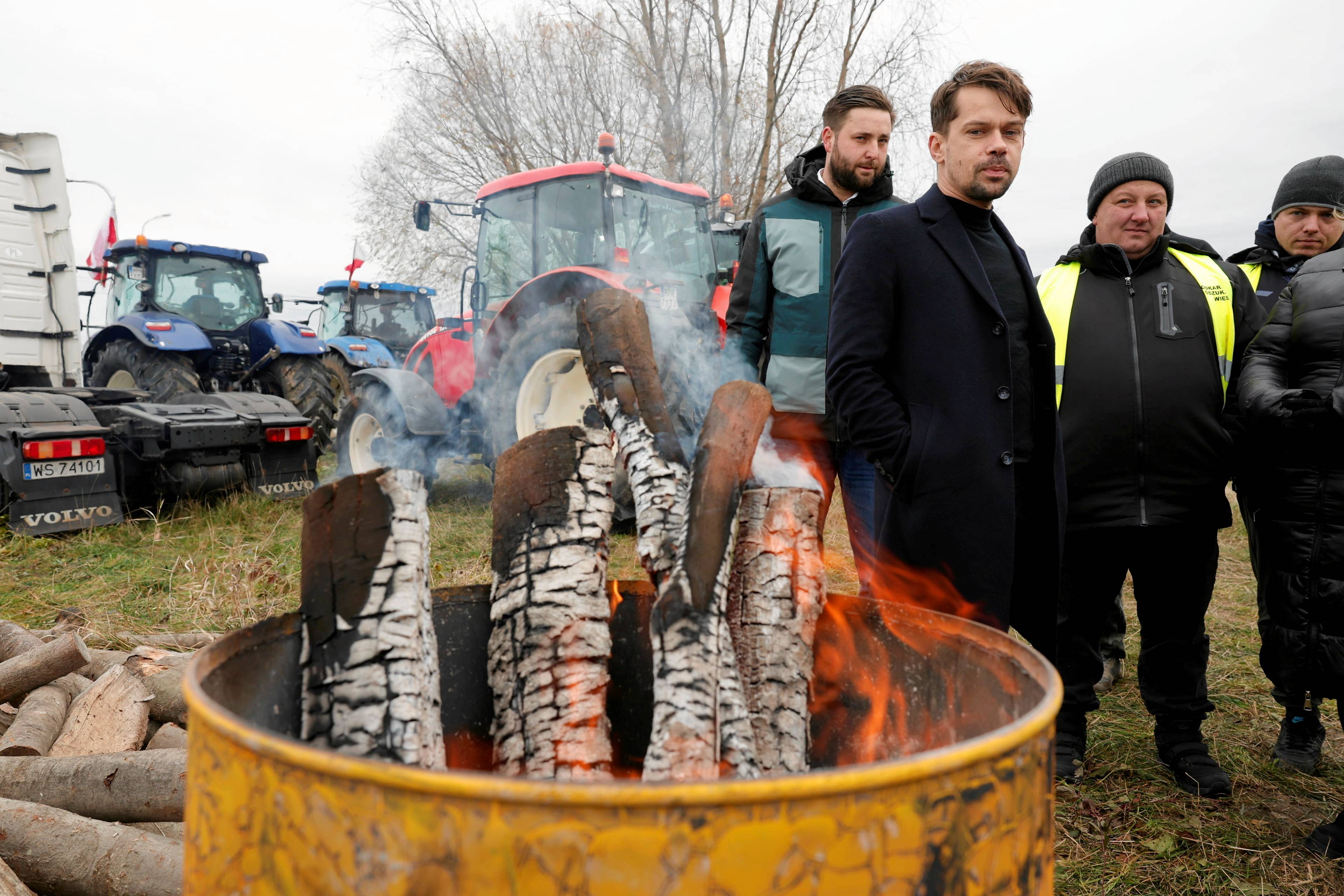 Protest rolników '' Oszukanej Wsi '' w Medyce wspierajacych blokade przejsc graniczne z Ukraina
