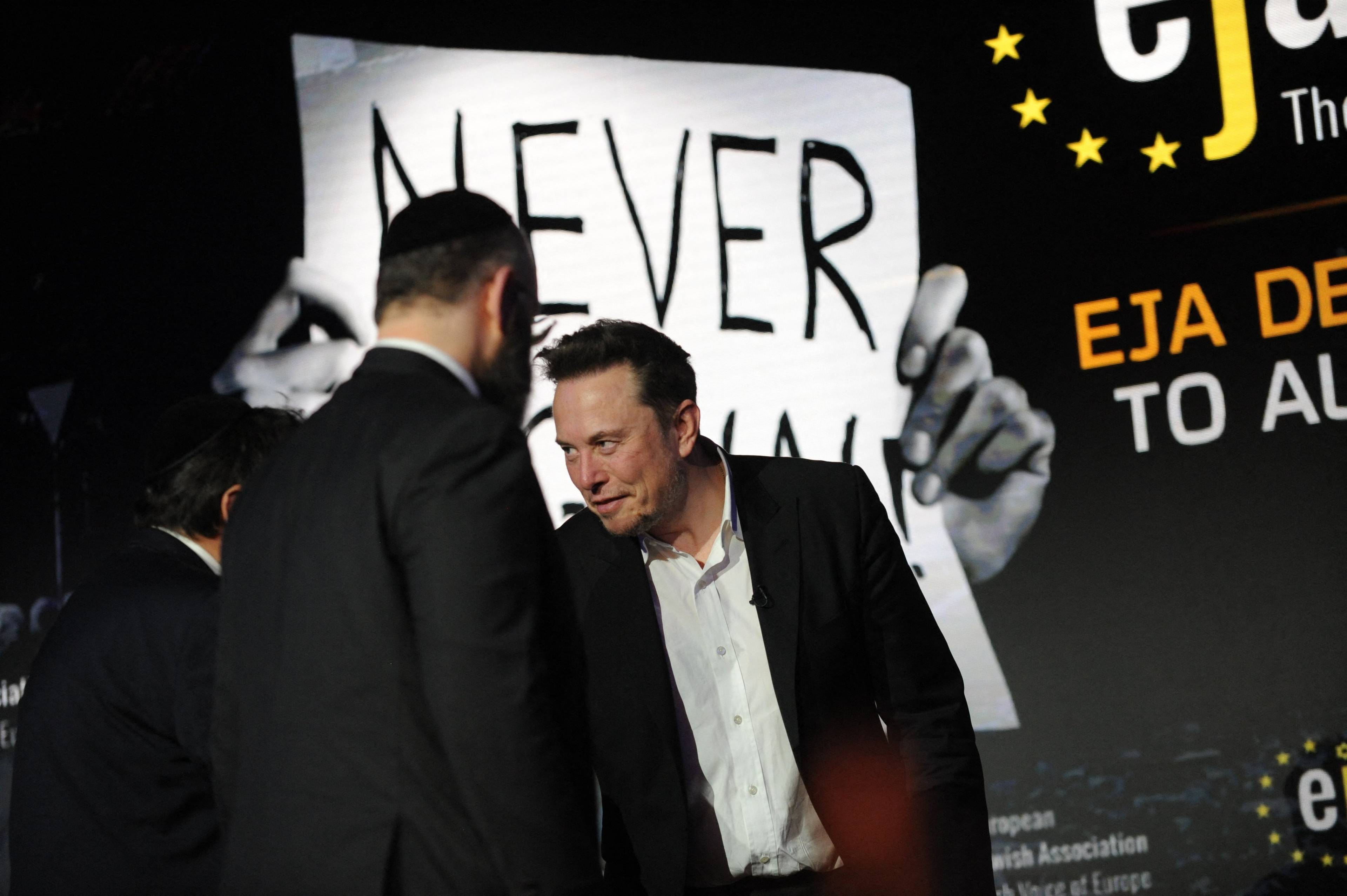 CEO X (dawniej Twitter) Elon Musk uczestniczy w sympozjum na temat "Antysemityzmu w sieci"
