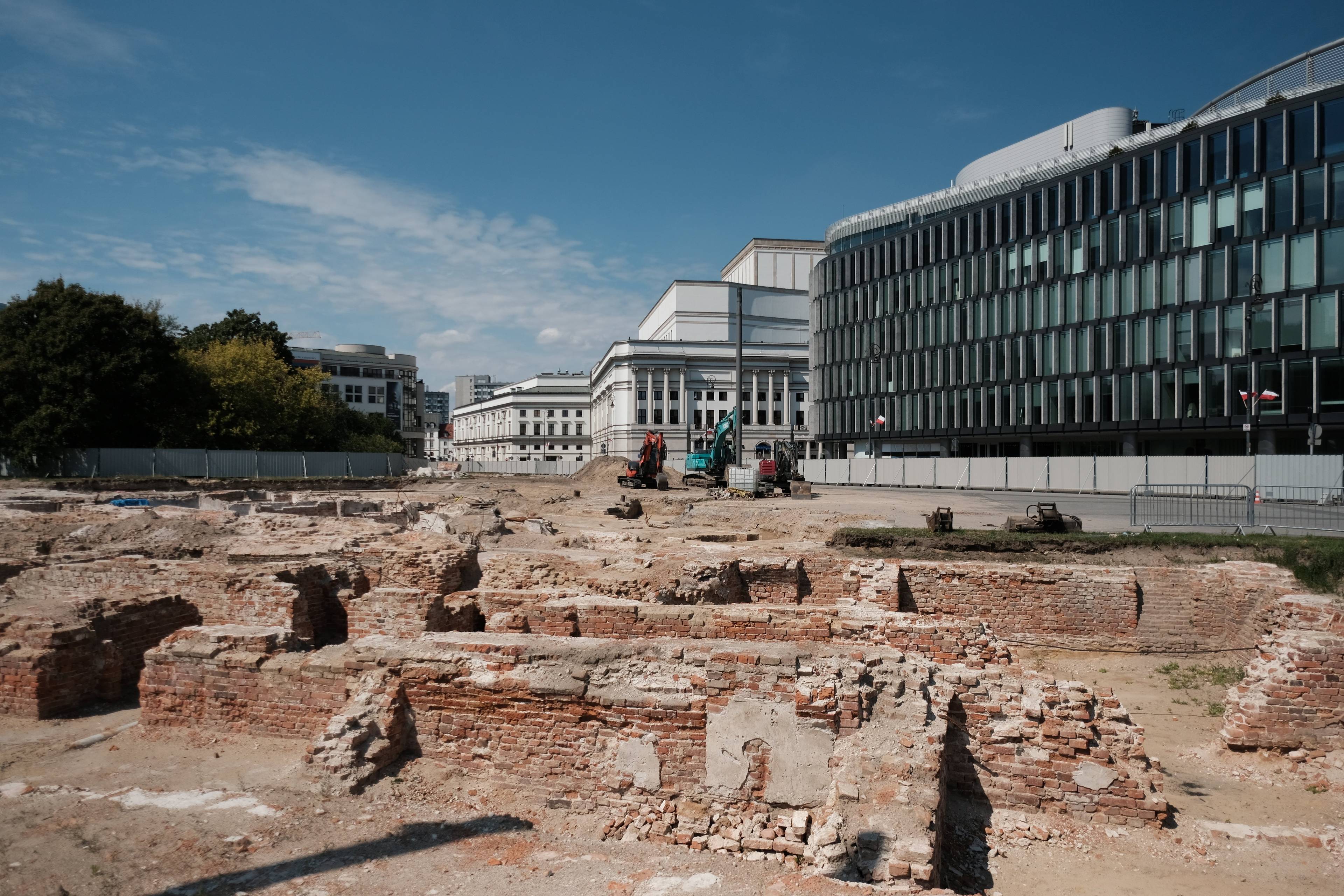 Odkryte w ramach prac archeologicznych piwnice Pałacu Saskiego