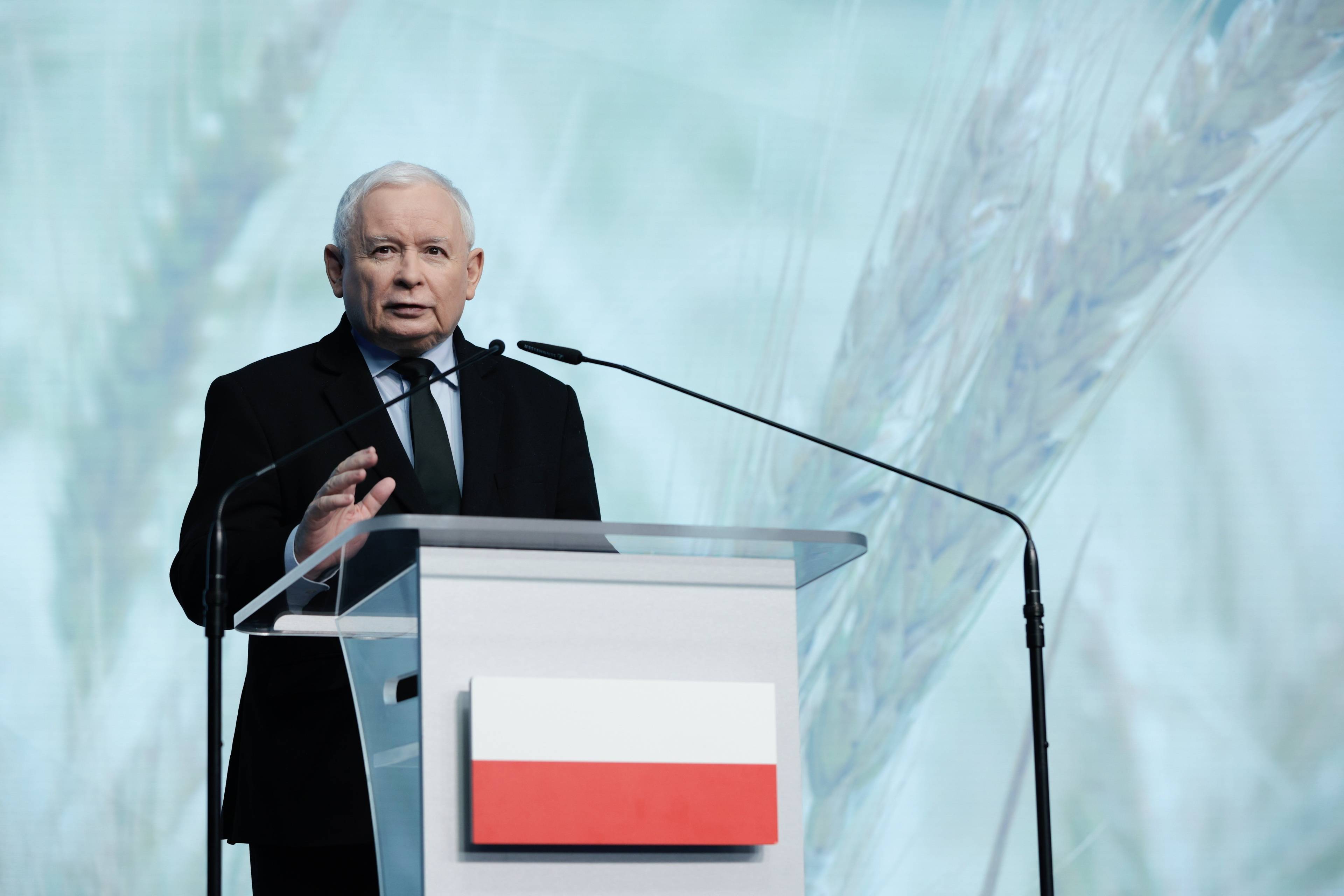 Kaczyński na mównicy