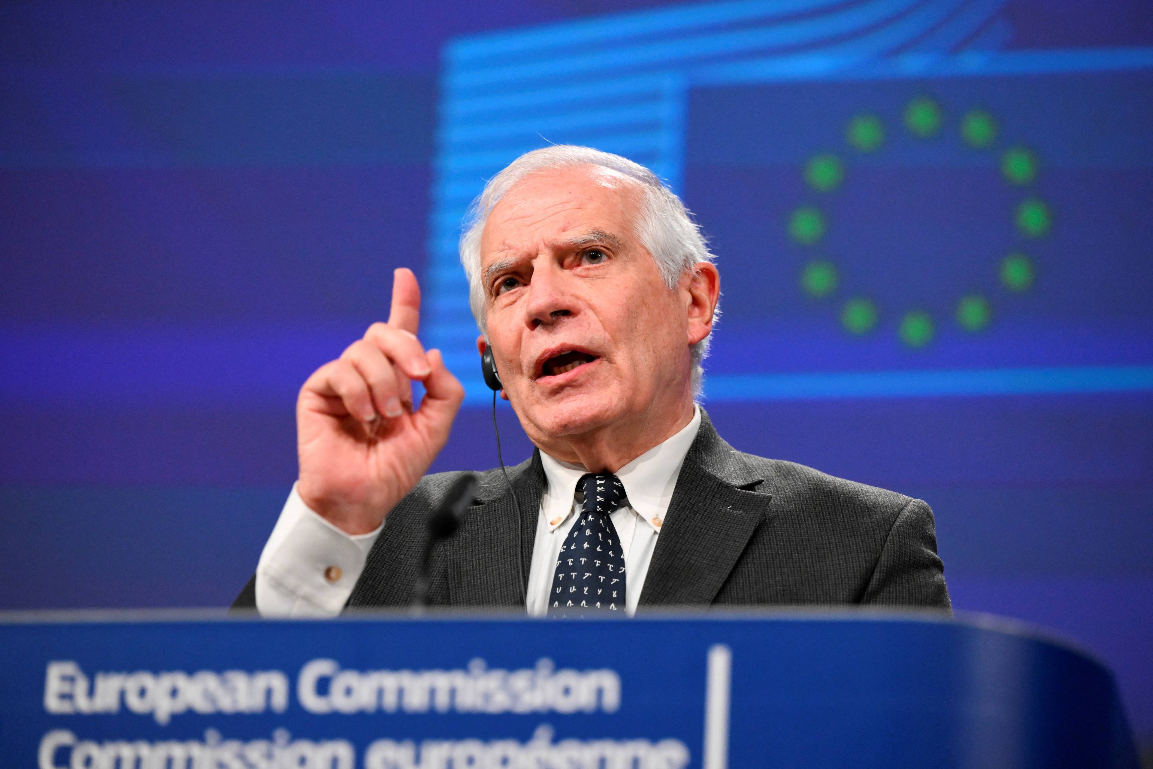 Szef unijnej dyplomacji Josep Borrell podczas konferencji prasowej