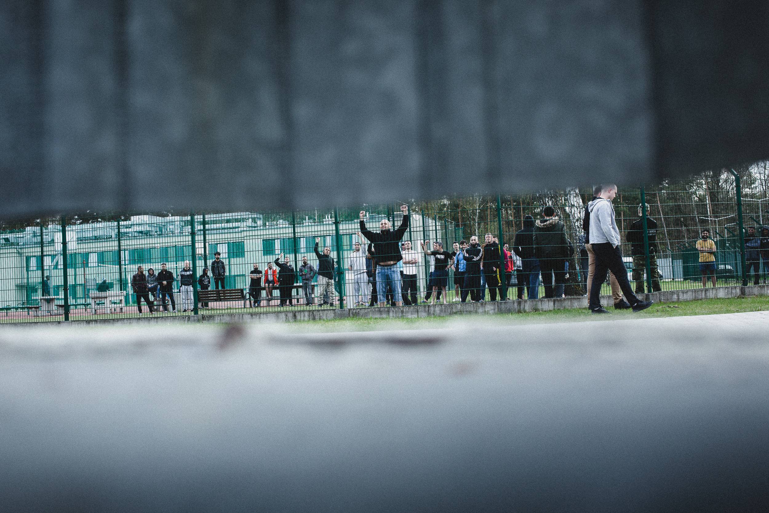 Protest solidarnościowy ze strajkującymi uchodźcami w ośrodku w Lesznowoli