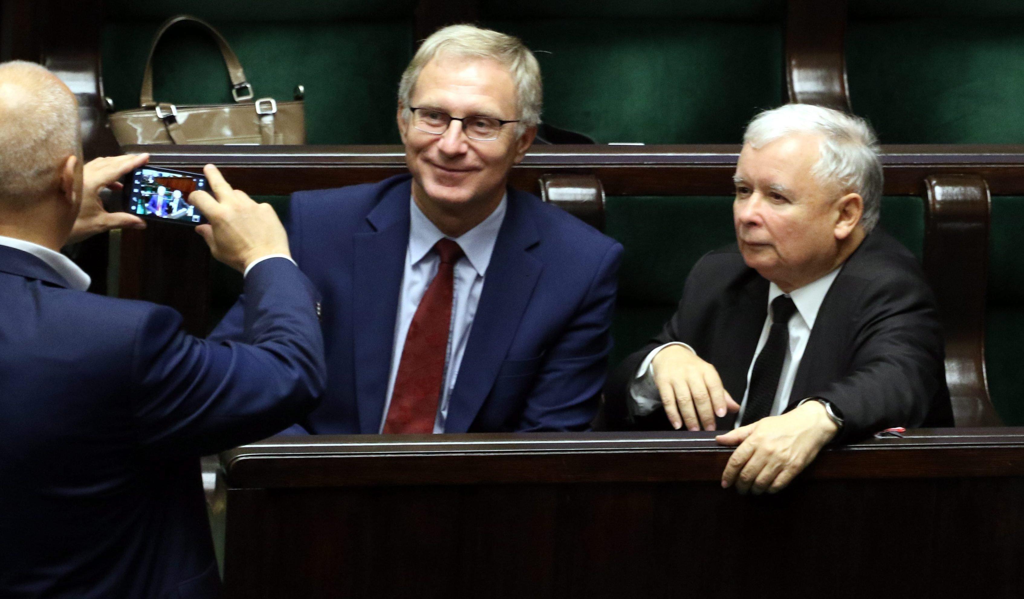 25.09.2015 Warszawa , Sejm . Joachim Brudzinski , Tomasz Latos i  Jaroslaw Kaczynski  podczas glosowan .
Fot . Slawomir Kaminski / Agencja Gazeta