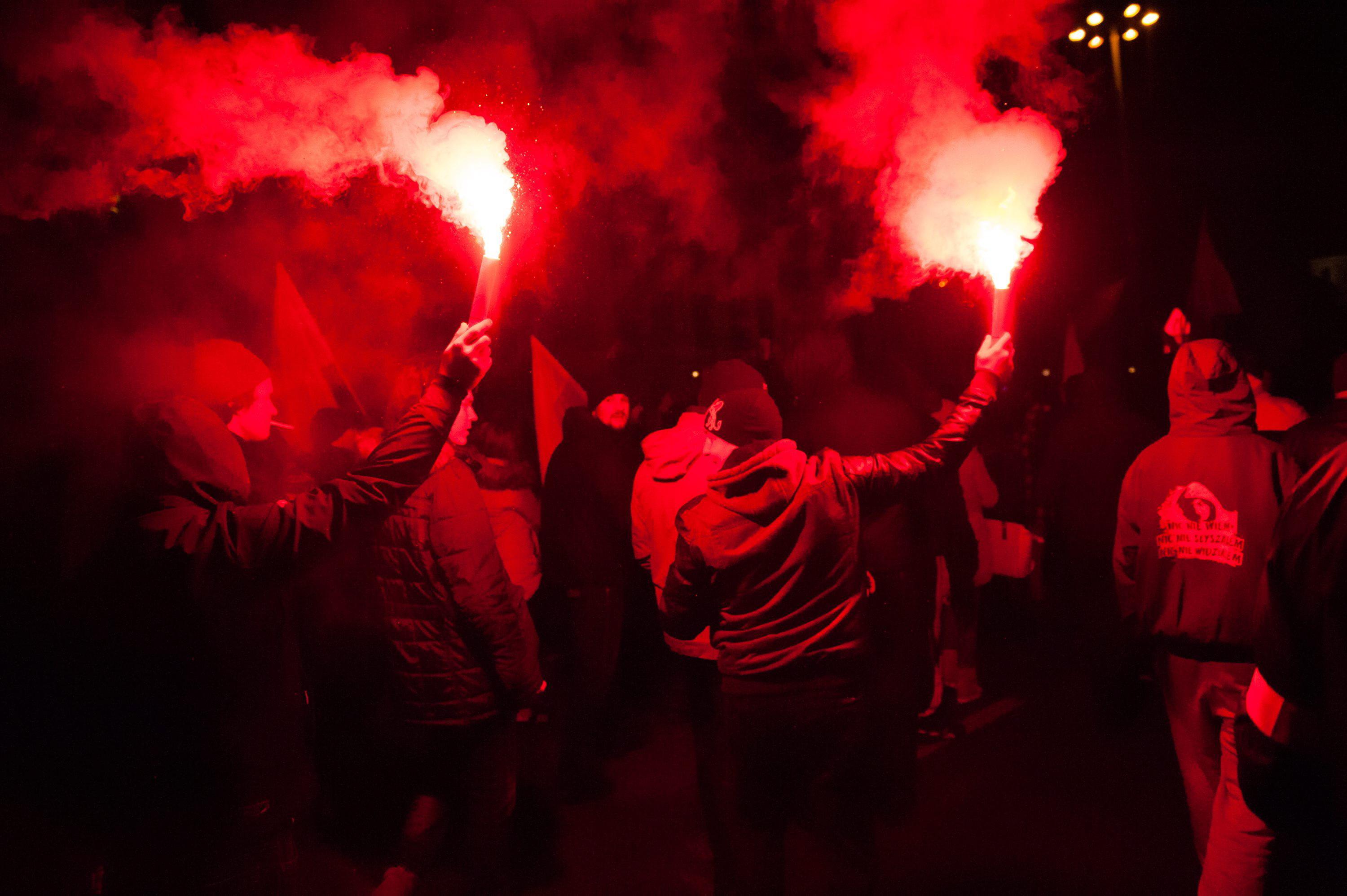 11.11.2016 Wroclaw . Marsz Patriotow " przeciwko brukselskiej okupacji " . 
fot . Tomasz Pietrzyk / Agencja Gazeta