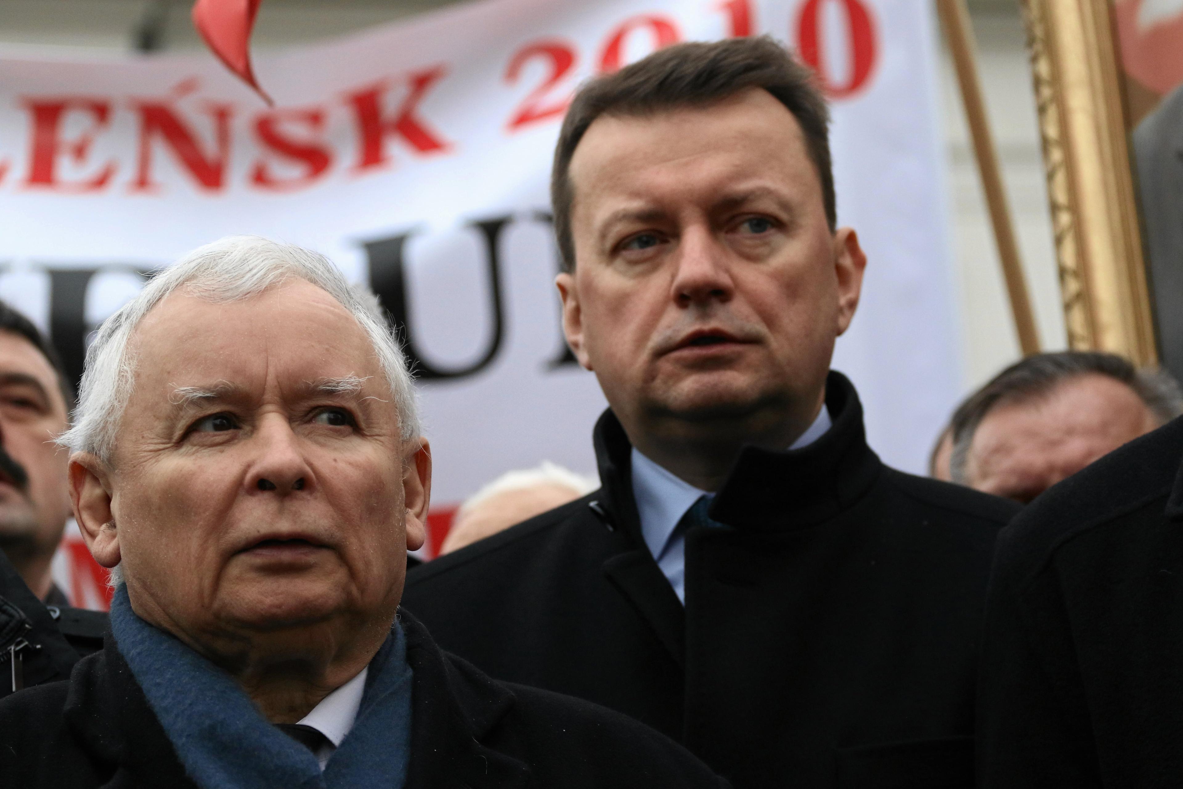 10.01.2018 Warszawa , Krakowskie Przedmiescie . Prezes PiS Jaroslaw Kaczynski i Mariusz Blaszczak w trakcie porannych uroczystosci podczas obchodow 93. Miesiecznicy Smolenskej .
Fot. Slawomir Kaminski / Agencja Gazeta