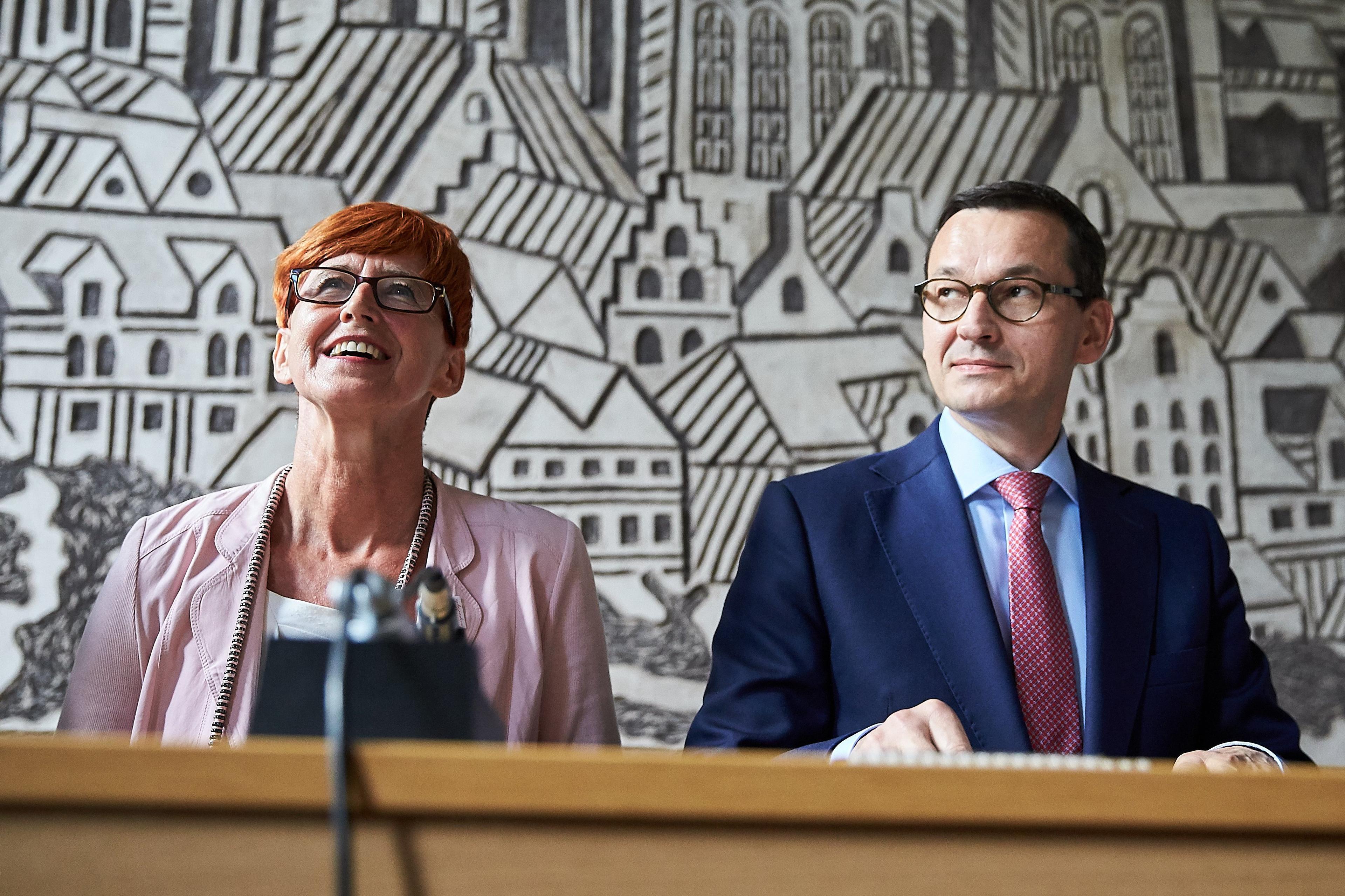 07.08.2018 Gdansk . Minister rodziny , pracy i polityki spolecznej Elzbieta Rafalska oraz premier Mateusz Morawiecki podczas nadzwyczajnego spotkania Komisji Krajowej NSZZ " Solidarnosc " . Fot. Jan Rusek / Agencja Gazeta