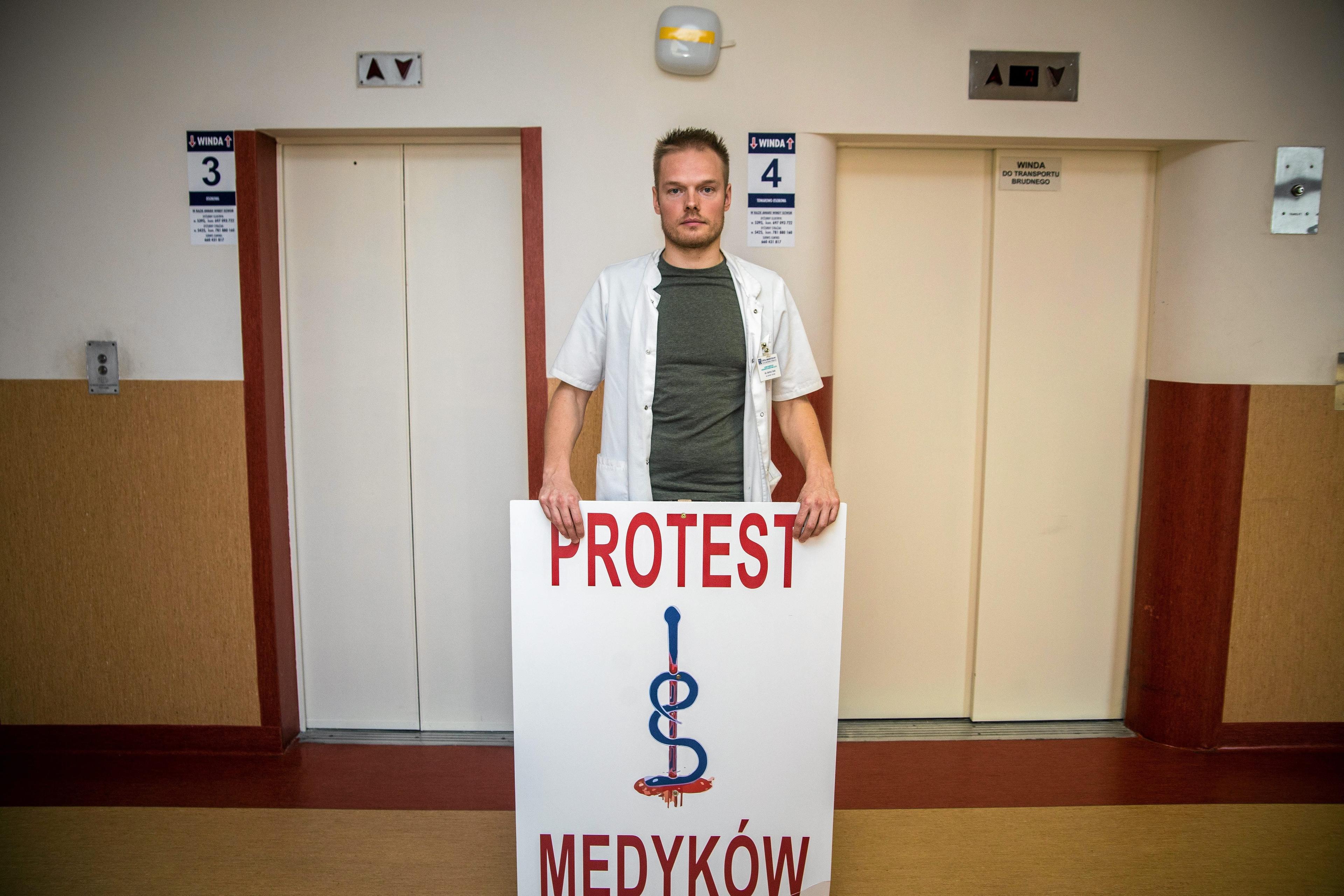 19.10.2017 Bydgoszcz , Szpital Biziela . Protest medykow . Bartosz Fialek . 
Fot. Grazyna Marks / Agencja Gazeta