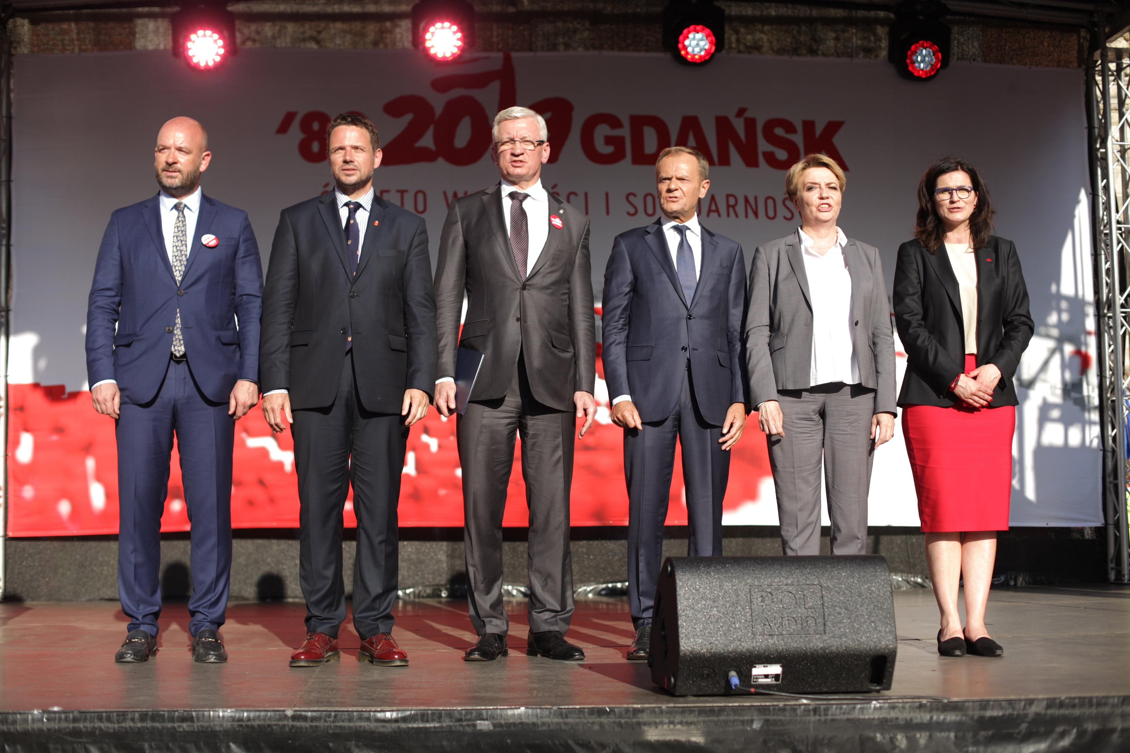 Samorządy przeciwstawiają się temu, co oferuje Kaczyński