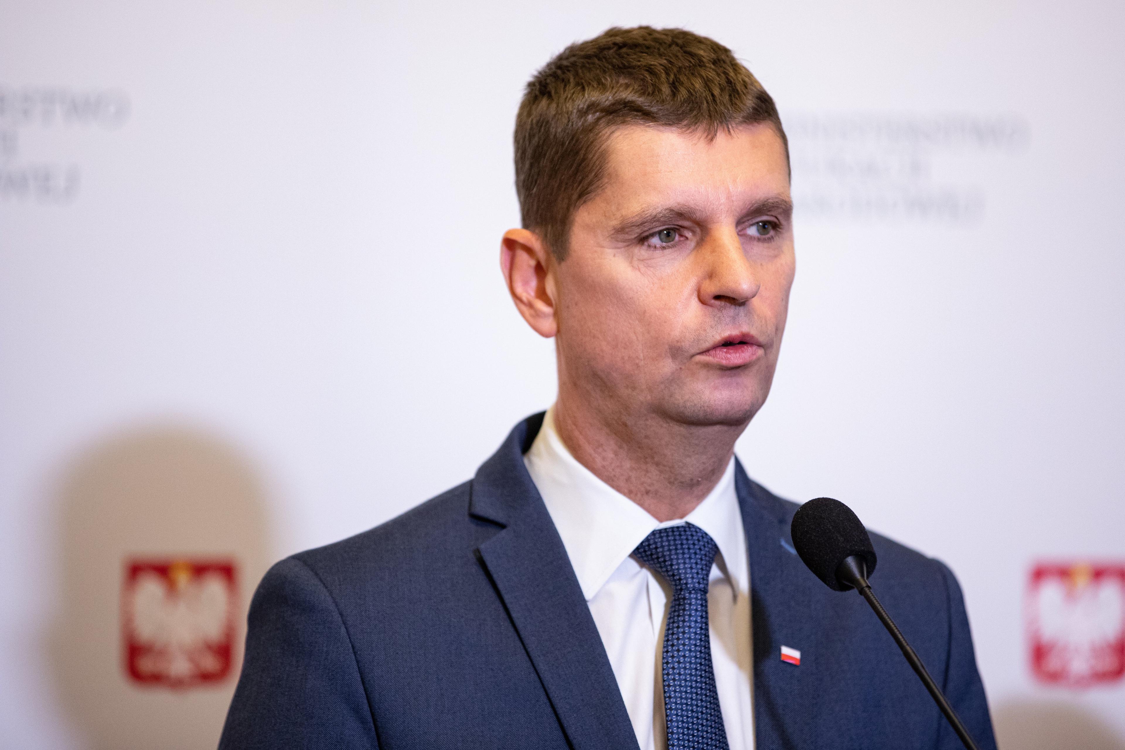 Minister Edukacji Dariusz Piontkowski ogłosił nowe daty egzaminów w szkołach