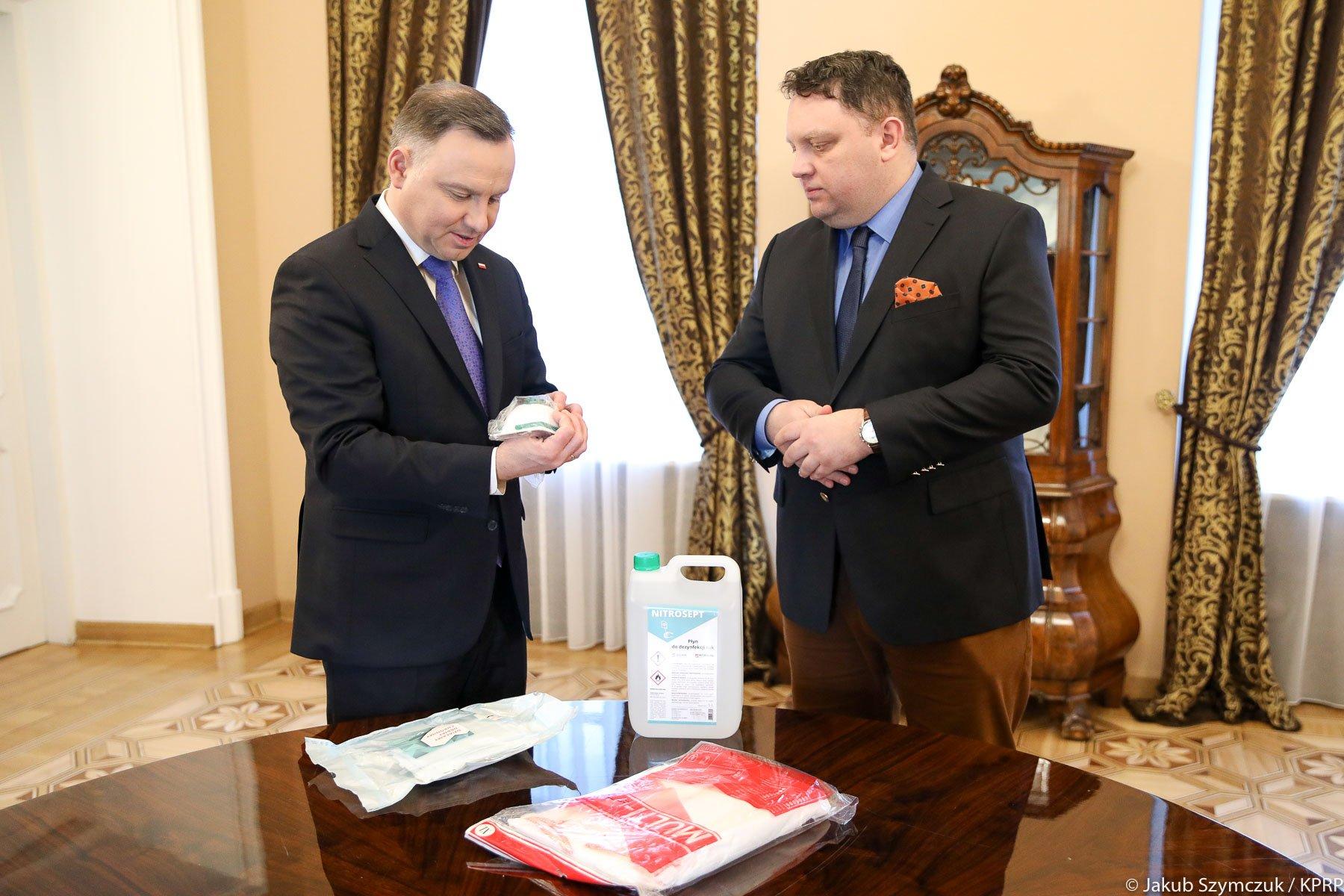 Prezydent Andrzej Duda i prezes KGHM Marcin Chludziński