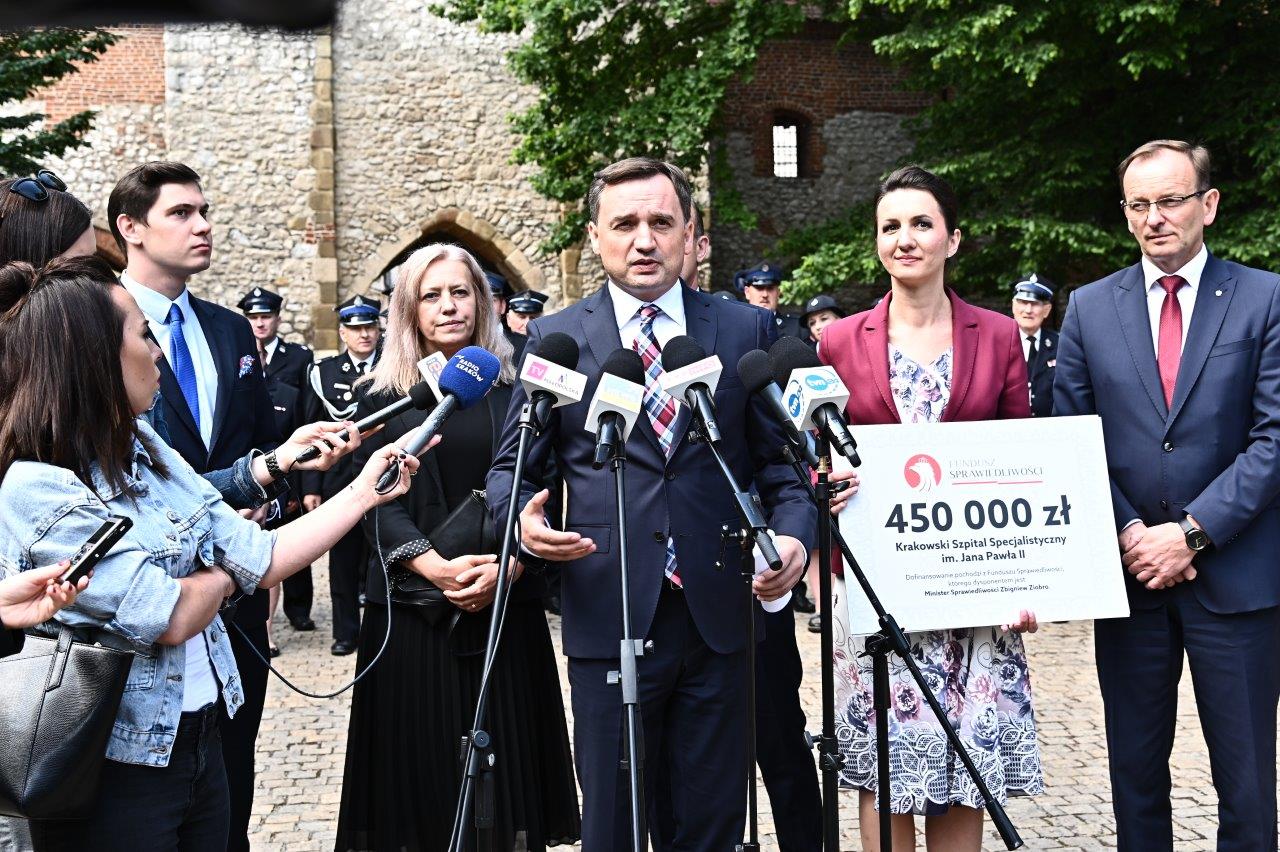 Zbigniew Ziobro (na zdjęciu) wyda 12 mln zł na Fundusz Sprawiedliwości