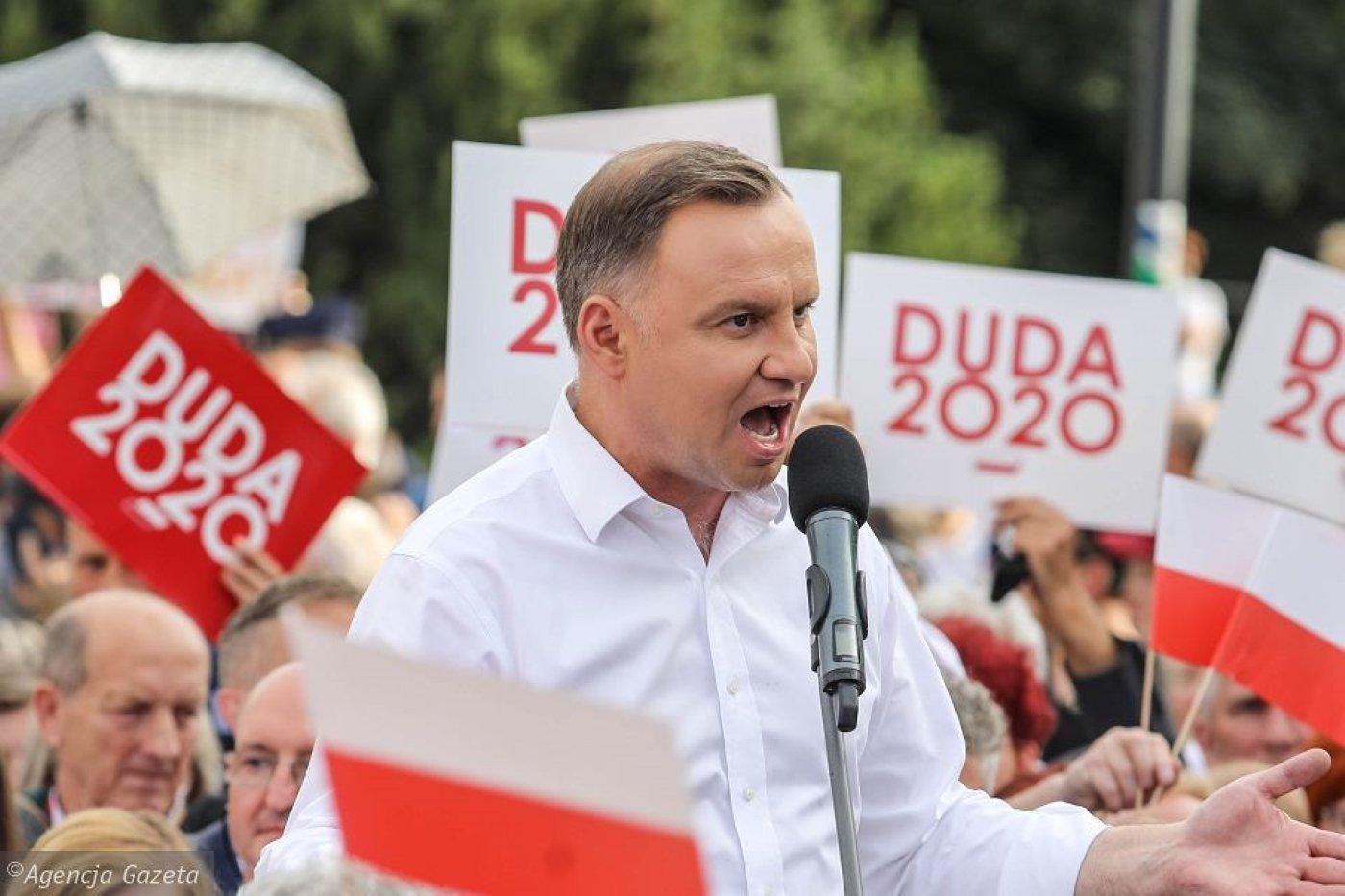 czarny PR Andrzeja Dudy przeciw Trzaskowskiemu