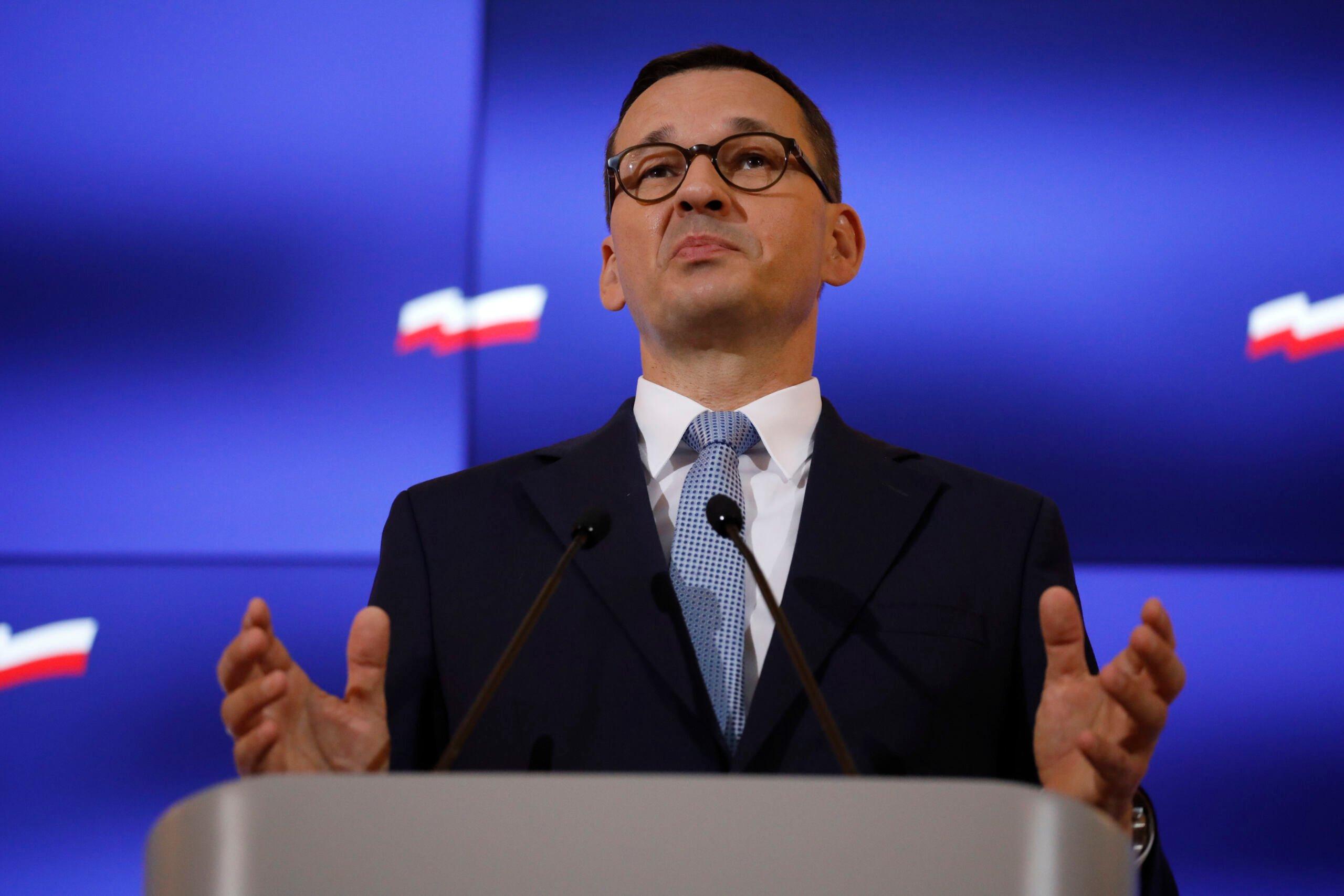 Premier Mateusz Morawiecki zapowiedział zwolnienia w budżetówce