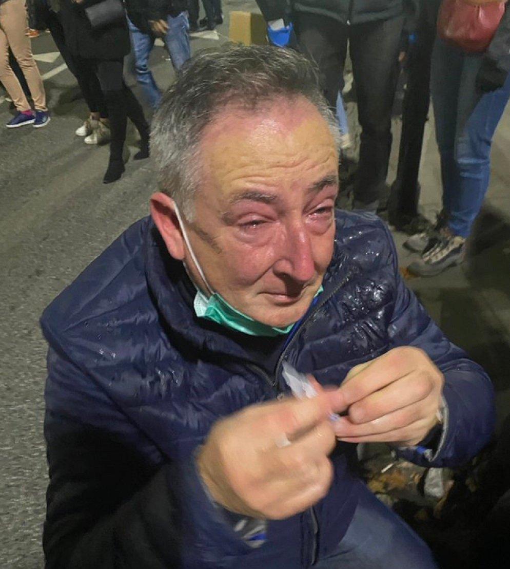 Bartłomiej Sienkiewicz zaatakowany gazem podczas protestu
