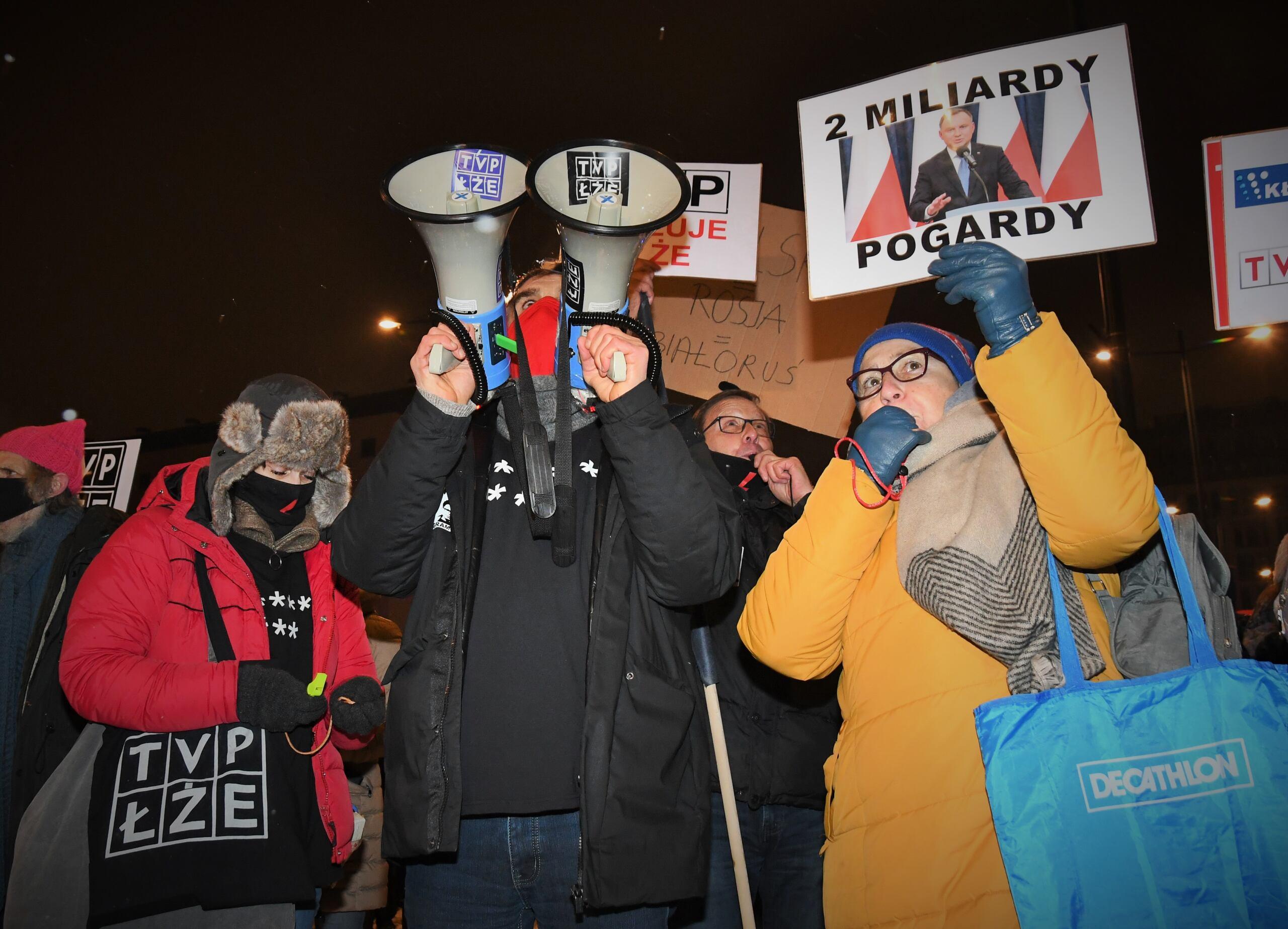 Protest w solidarności z mediami pod siedzibą TVP, 10.02.2021