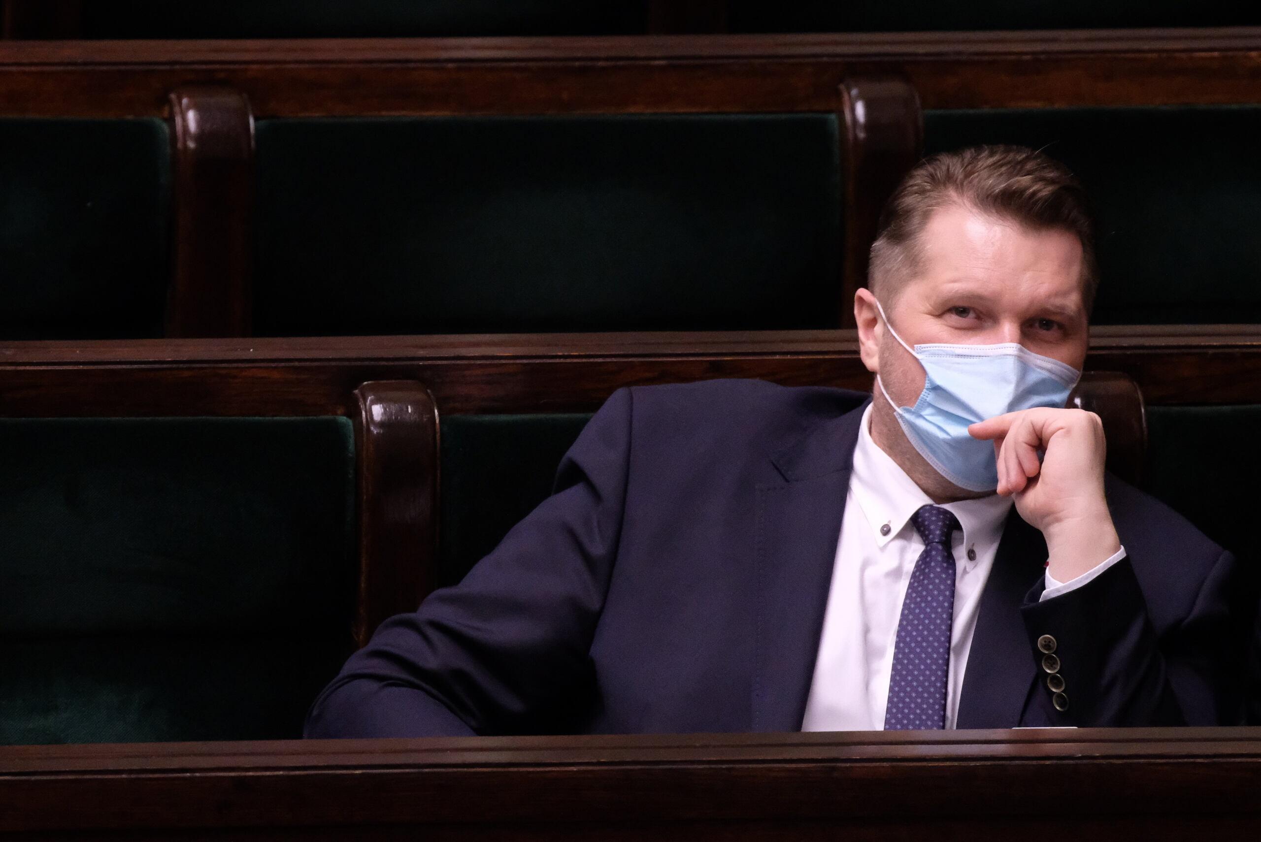 minister nauki Przemysław Czarnek w ławach sejmowych