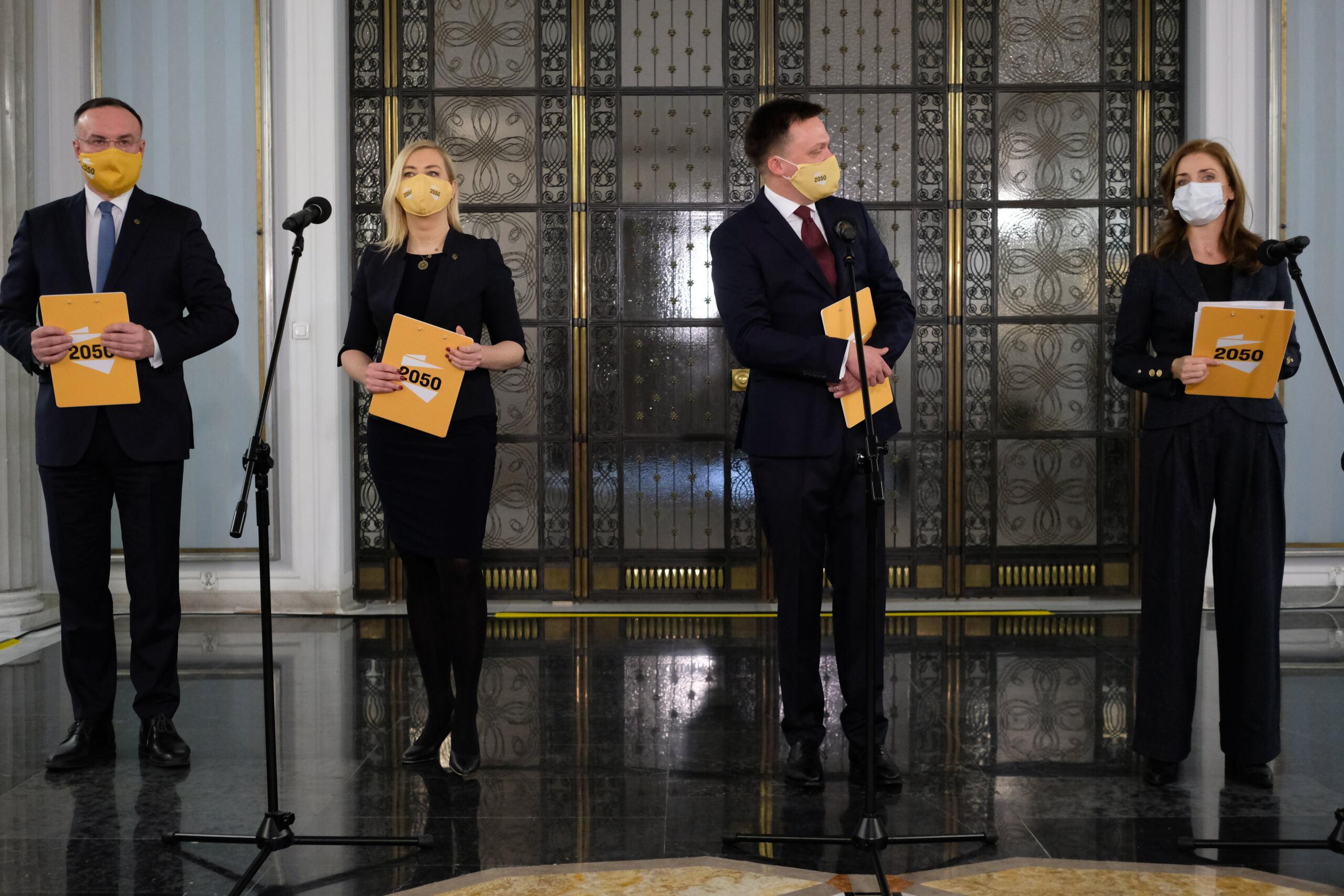 Od lewej: Michal Kobosko , Hanna Gil Piatek , Szymon Holownia , Joanna Mucha podczas konferencji prasowej ruchu Polska 2050 w sprawie przejscia Joanny Muchy do ruchu Szymona Holowni