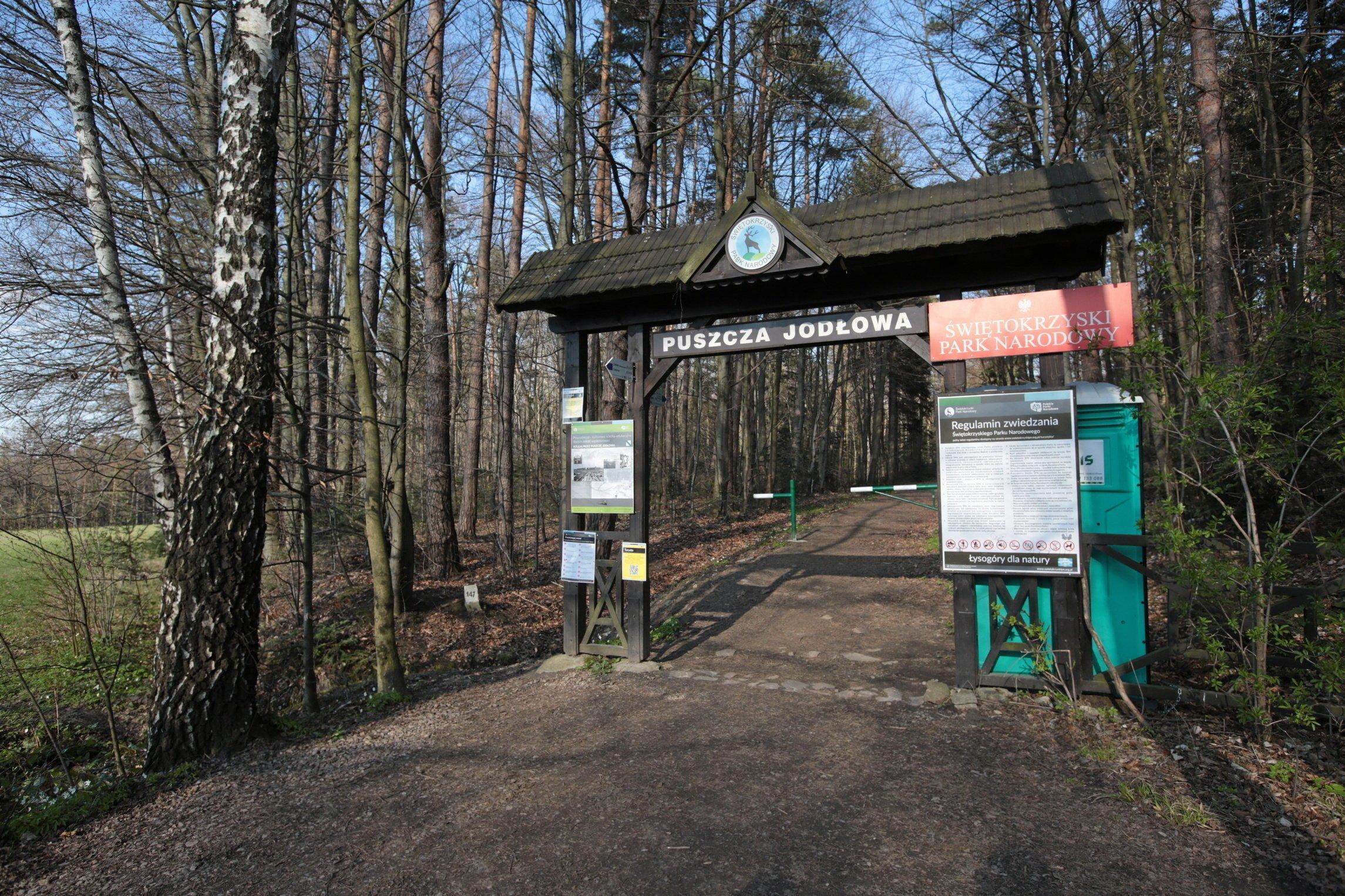 Wejście do Świętorzyskiego Parku Narodowego