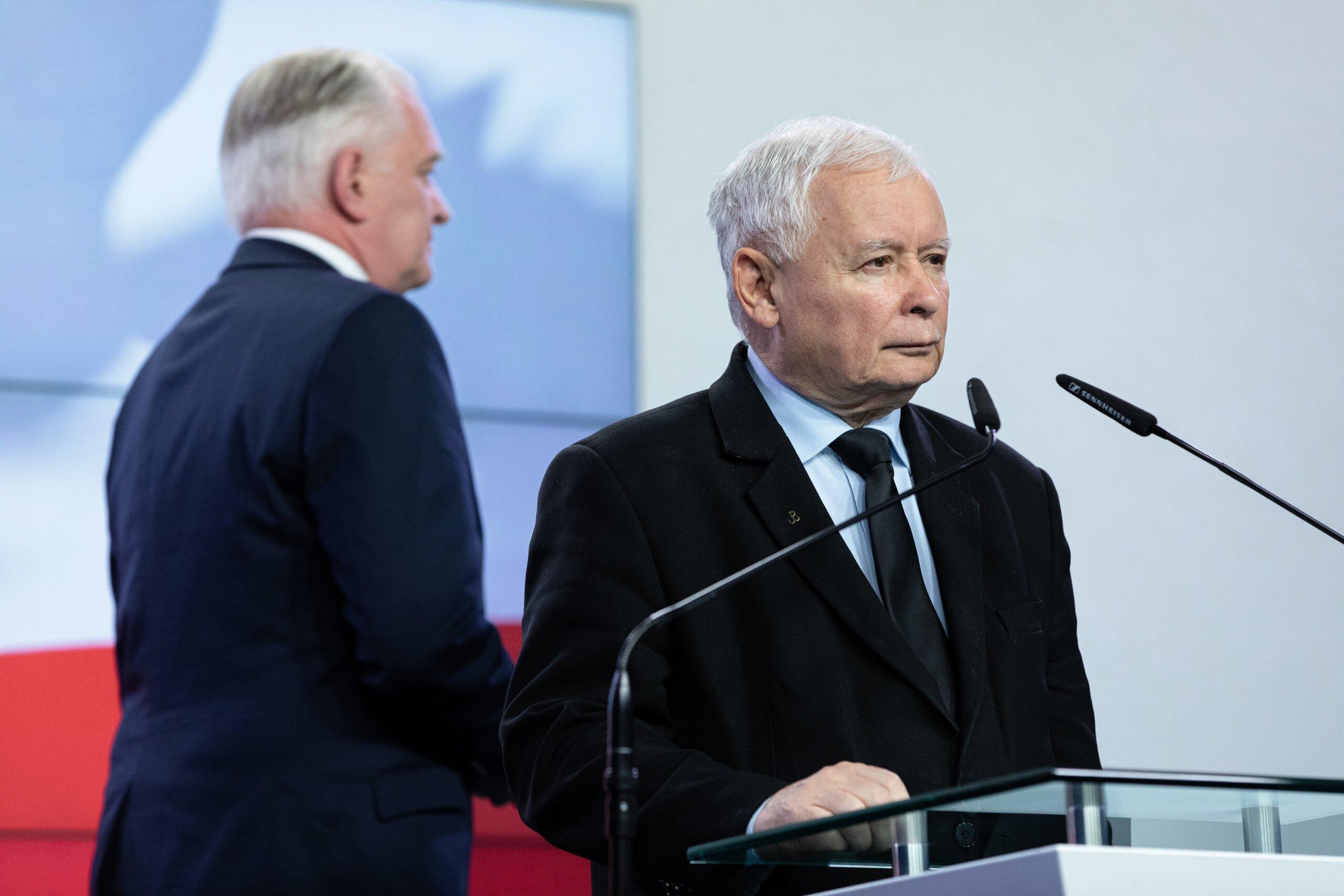 Zwolennicy Jarosława Gowina poza rządem. Jarosław Kaczyński łata koalicję rządzącą