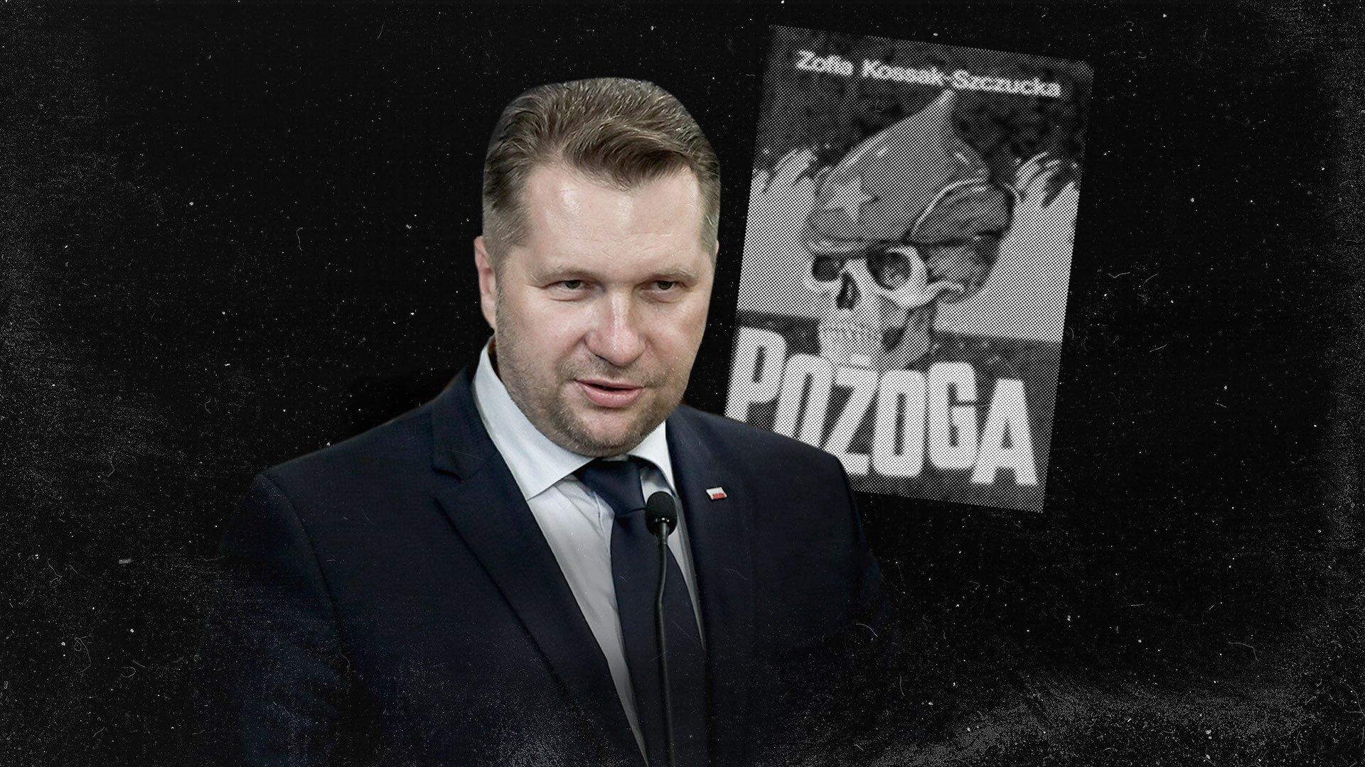 Przemysław Czarnek i okładka książki "Pożoga", której autorką jest Zofia Kossak-Szczucka