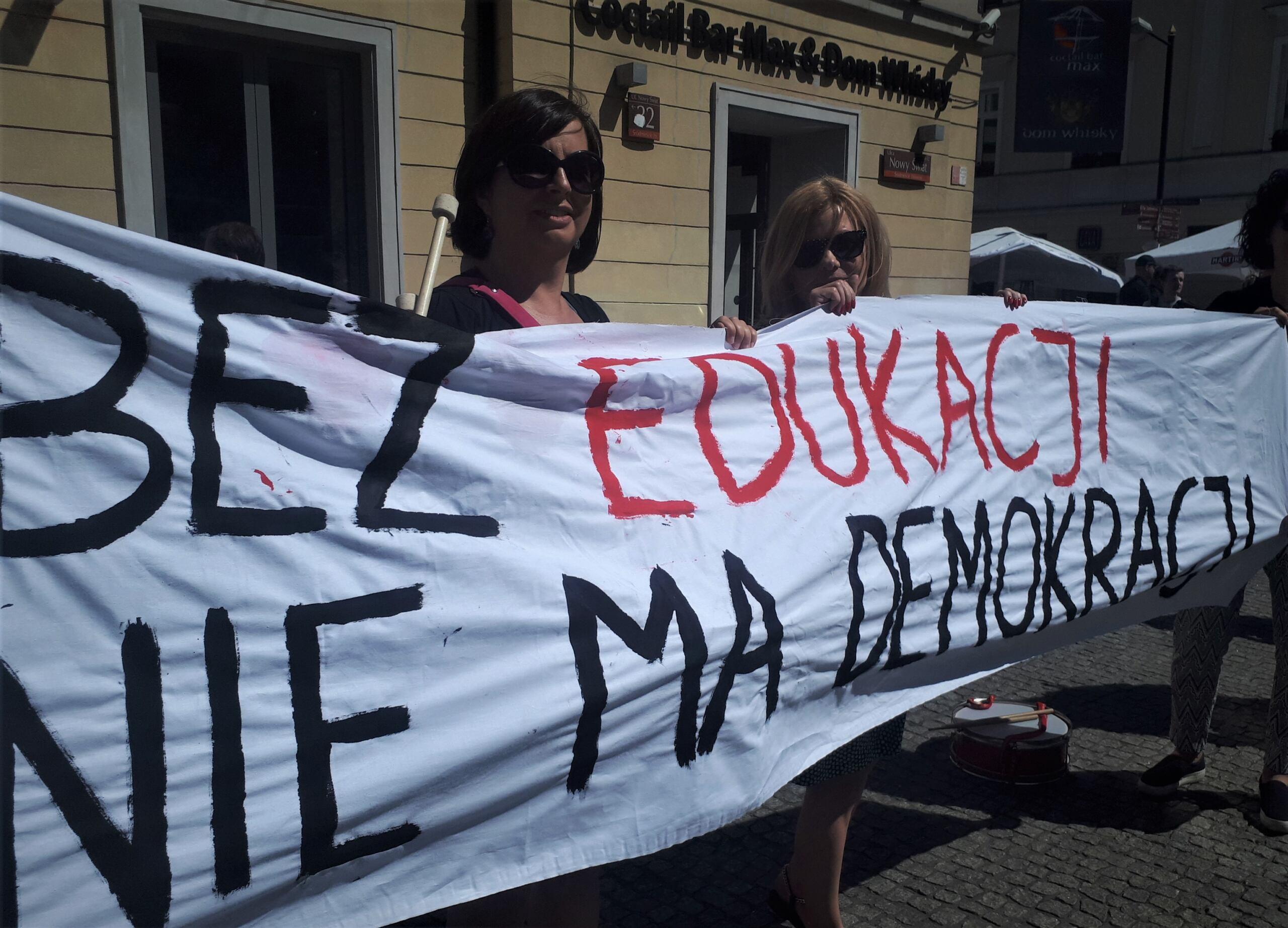Protest przeciwko reformom Czarnka