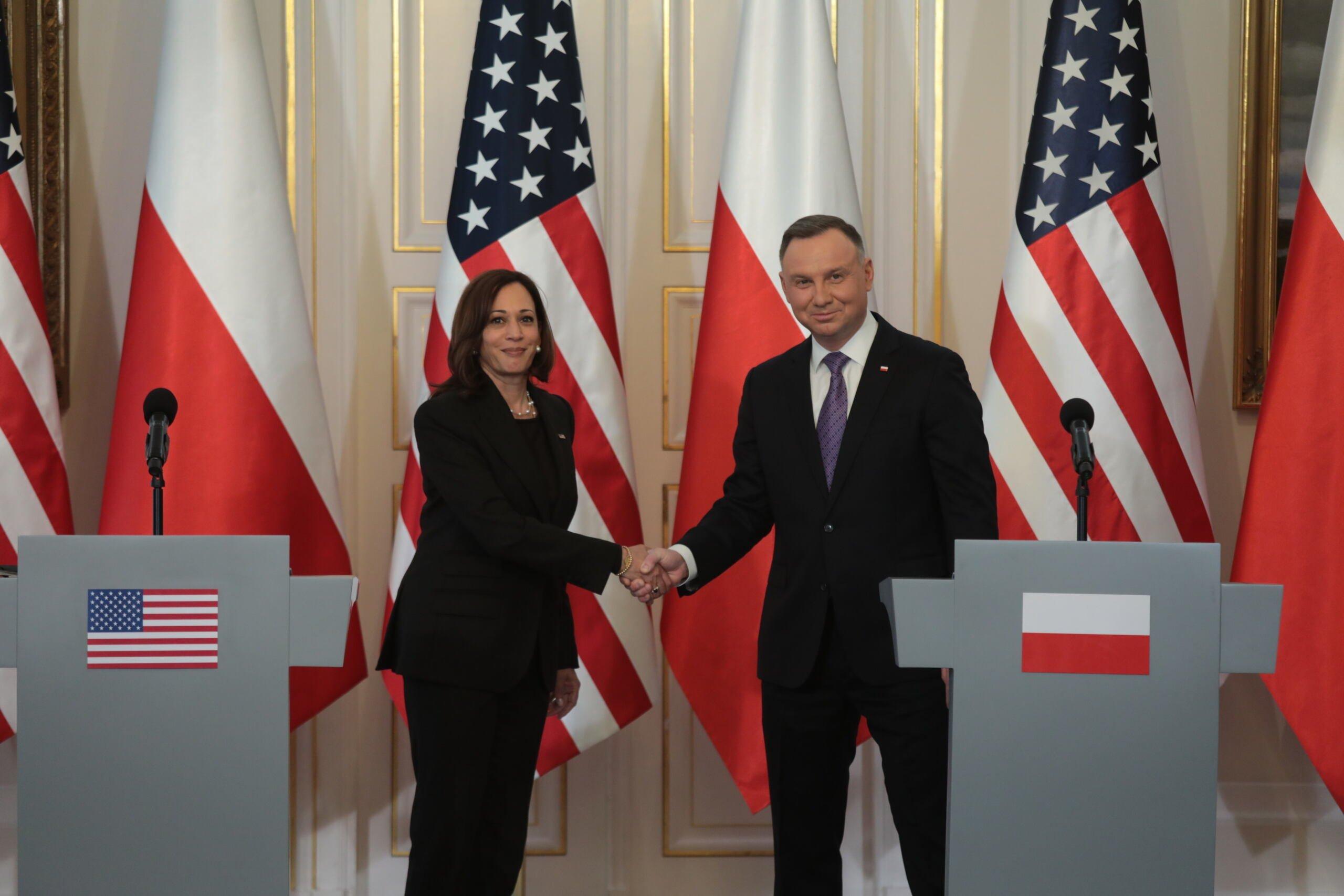 Kamala Harris i Andrzej Duda podczas spotkania w Warszawie