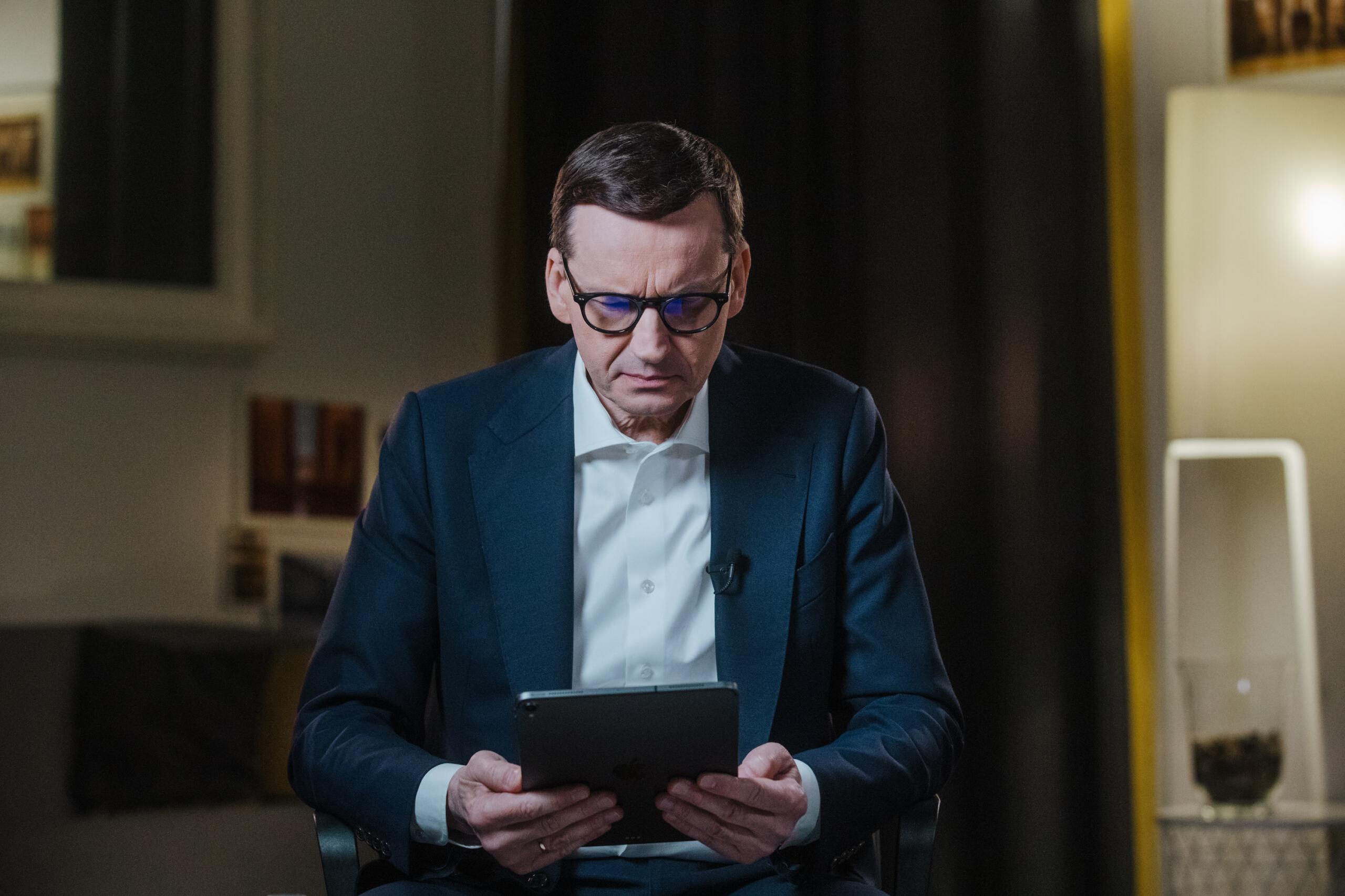 Premier Mateusz Morawiecki uczestniczy w Q&A.