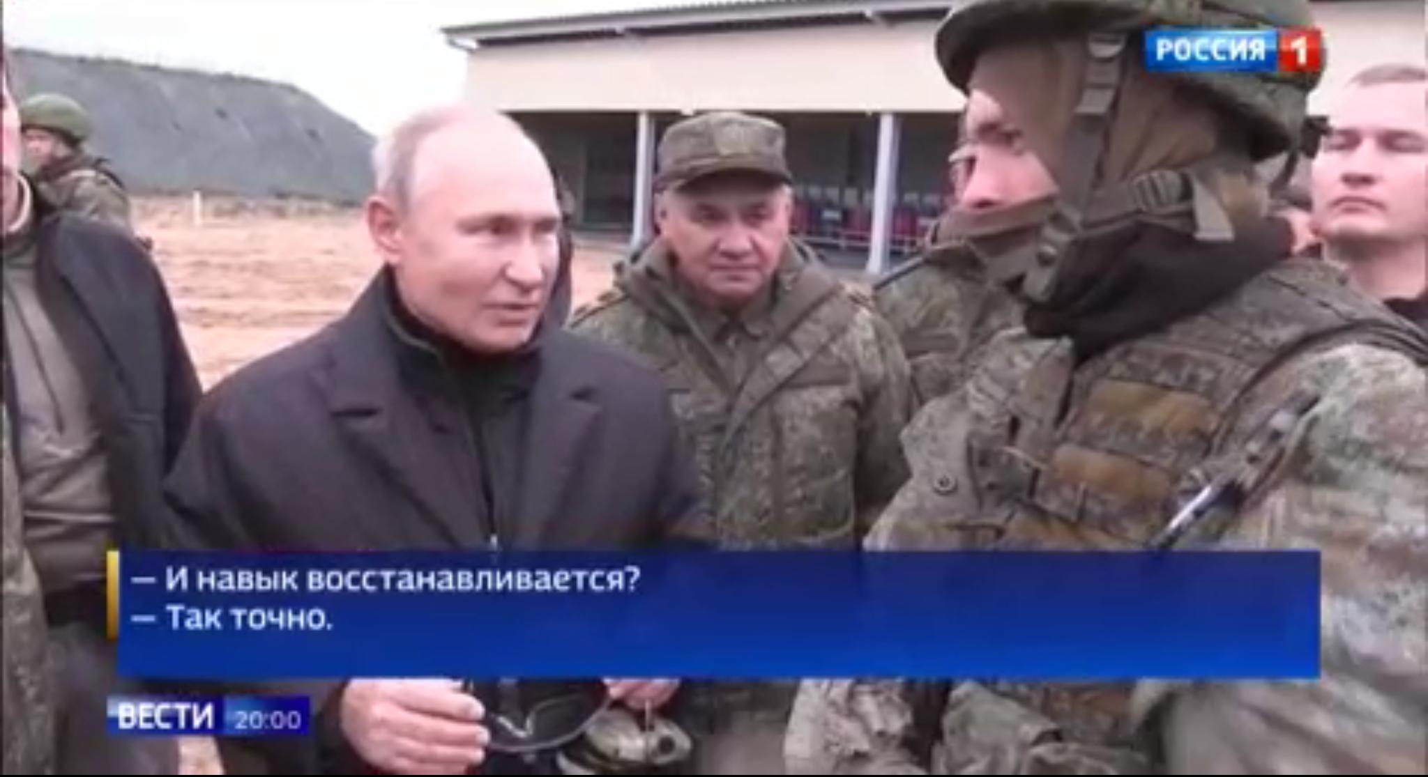 Putin rozmawia z żołnierzem