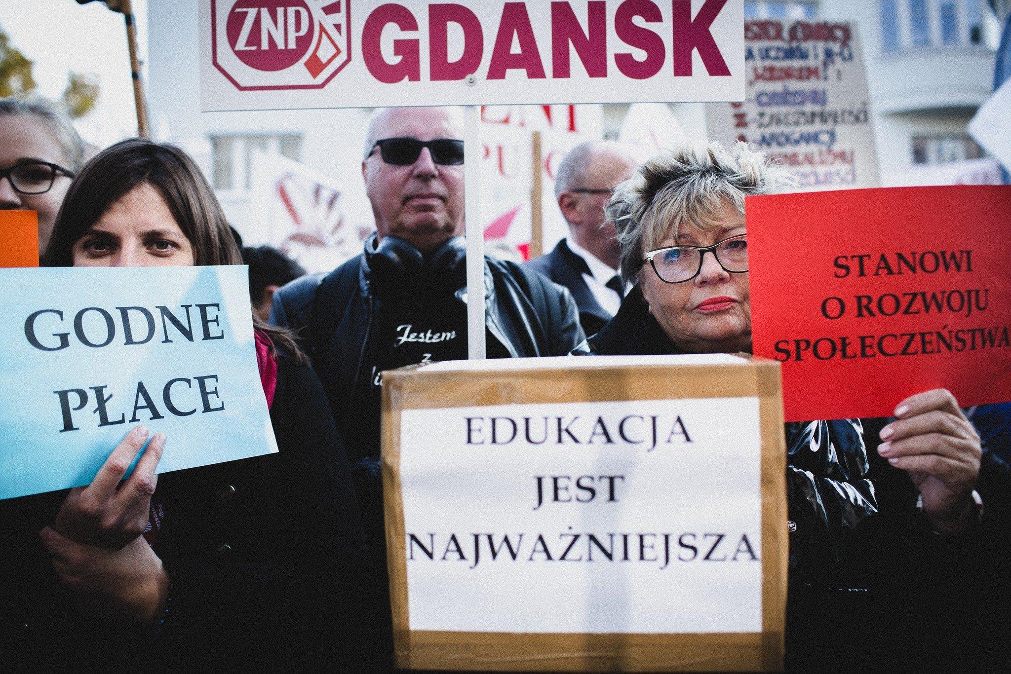 @Agata Kubis Warszawa 15.10.2022 r. Protest nauczycieli pod MEiN. "Skoro Minister nie przyszedł do nas, my przyjdziemy do niego".